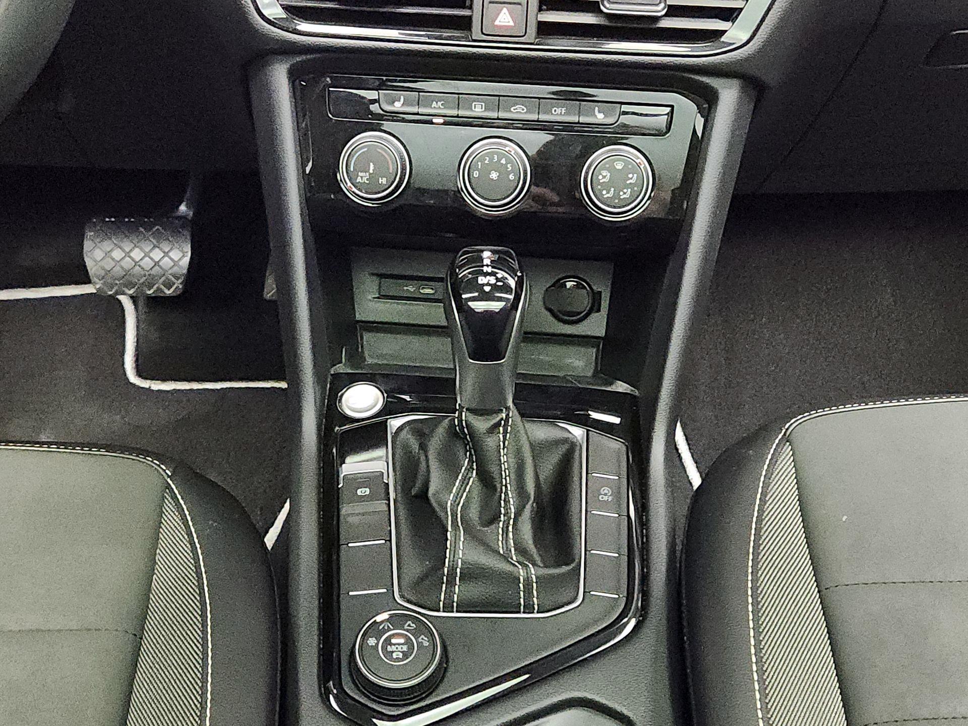 Thumbnail: 2023 Volkswagen Taos - 17