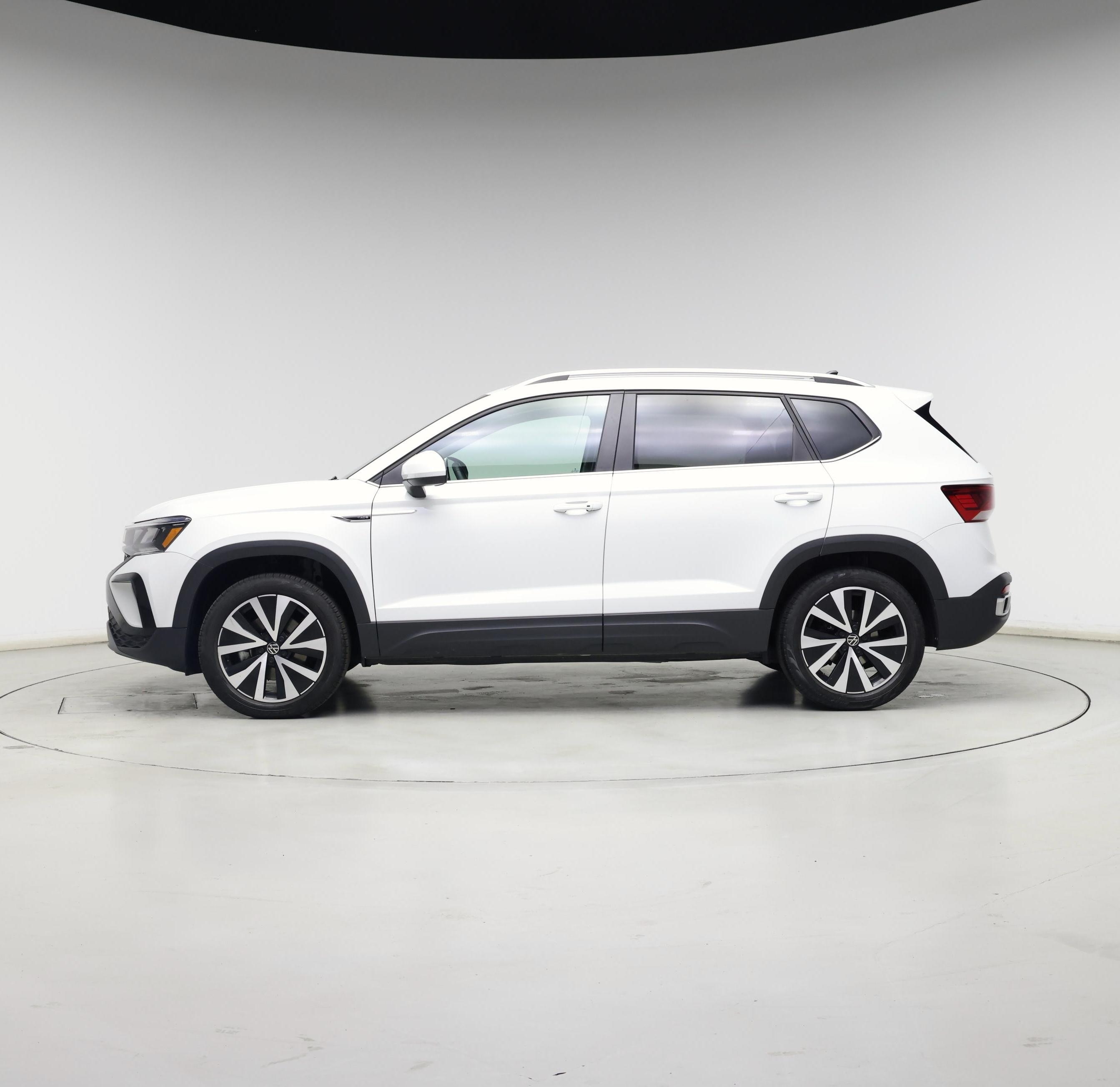 Thumbnail: 2023 Volkswagen Taos - 3