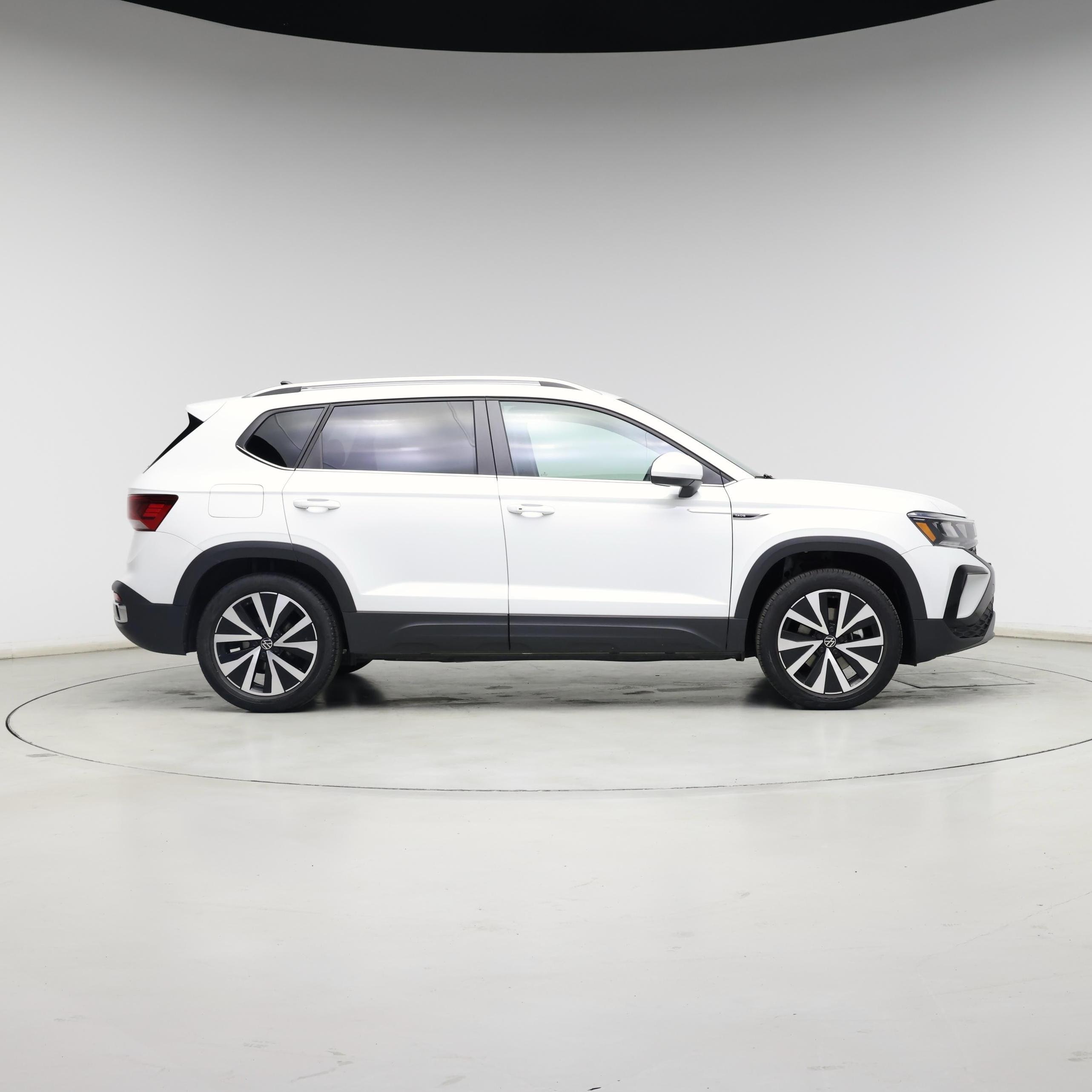 Thumbnail: 2023 Volkswagen Taos - 7