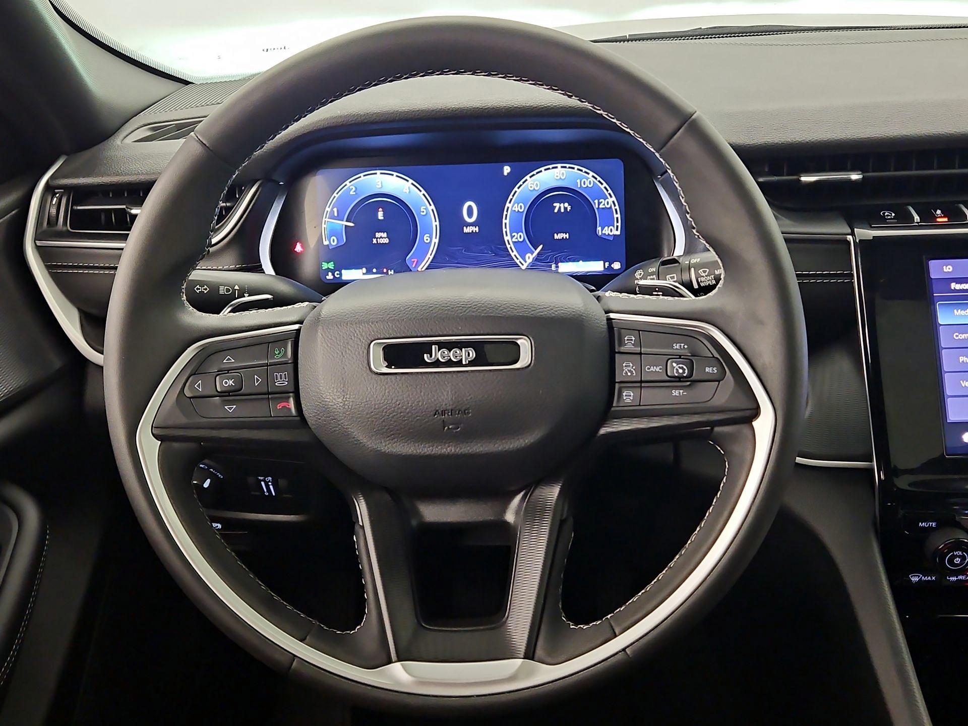 Thumbnail: 2024 Jeep Grand Cherokee - 10