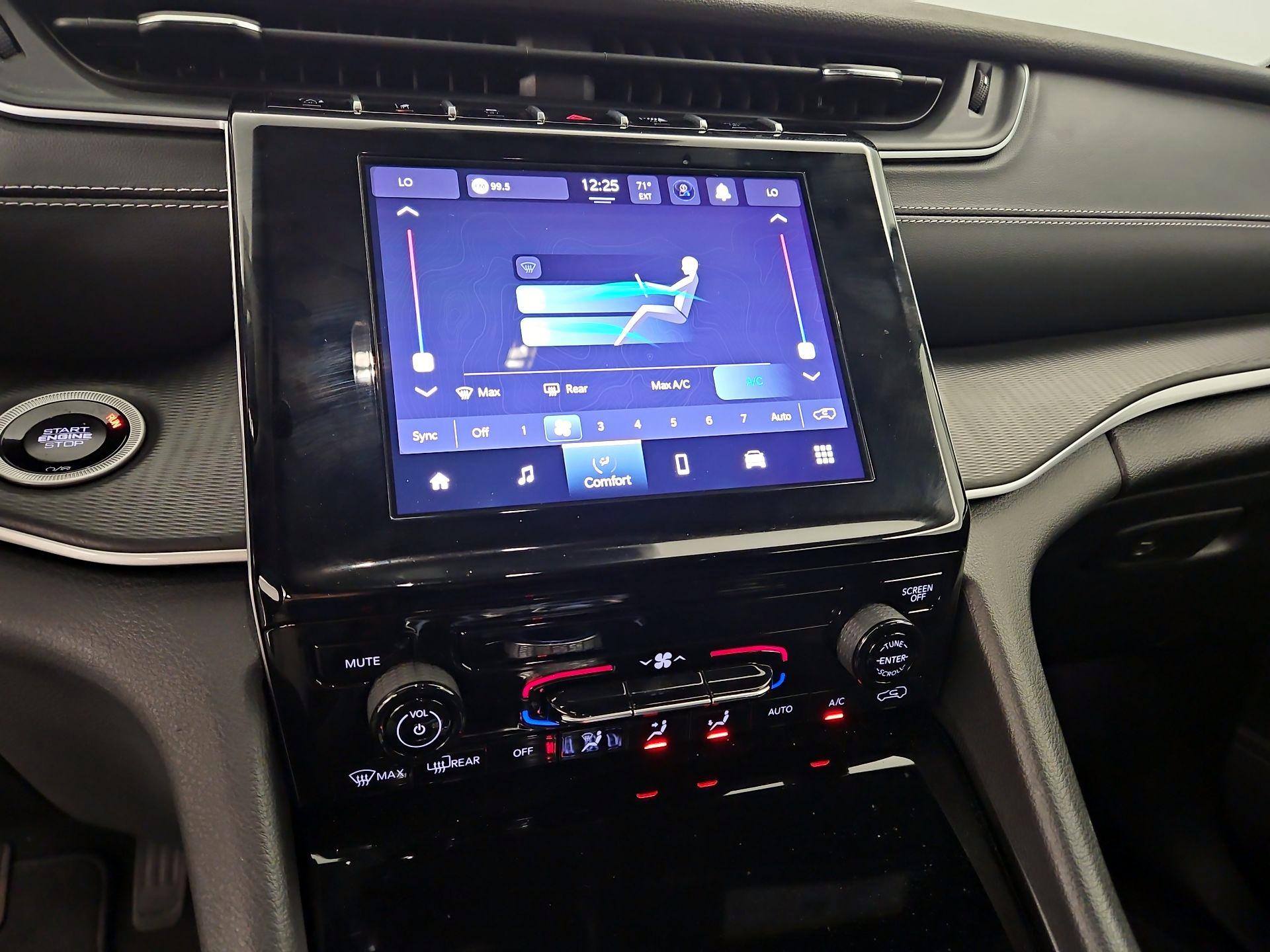 Thumbnail: 2024 Jeep Grand Cherokee - 16