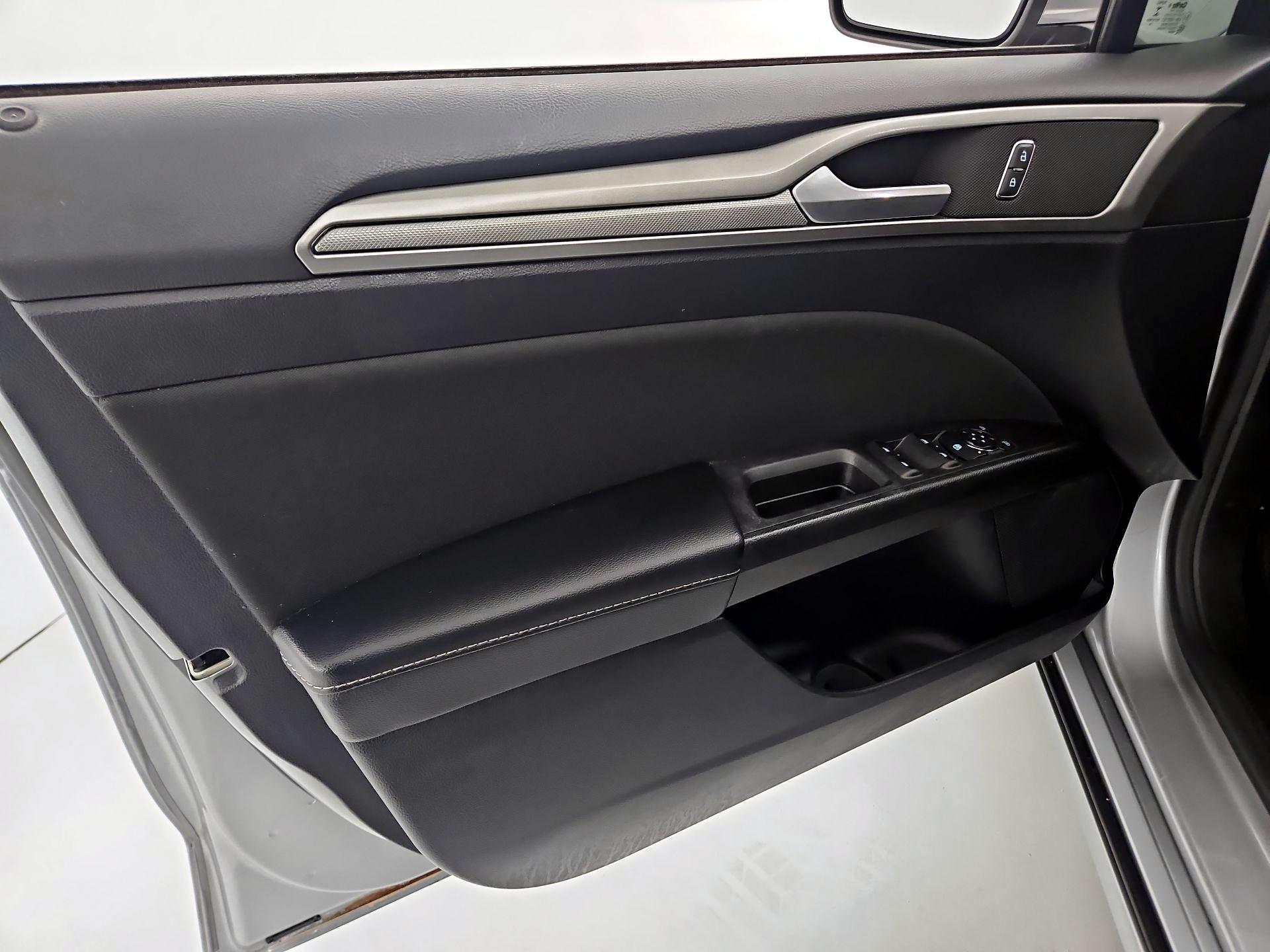 Thumbnail: 2020 Ford Fusion - 12