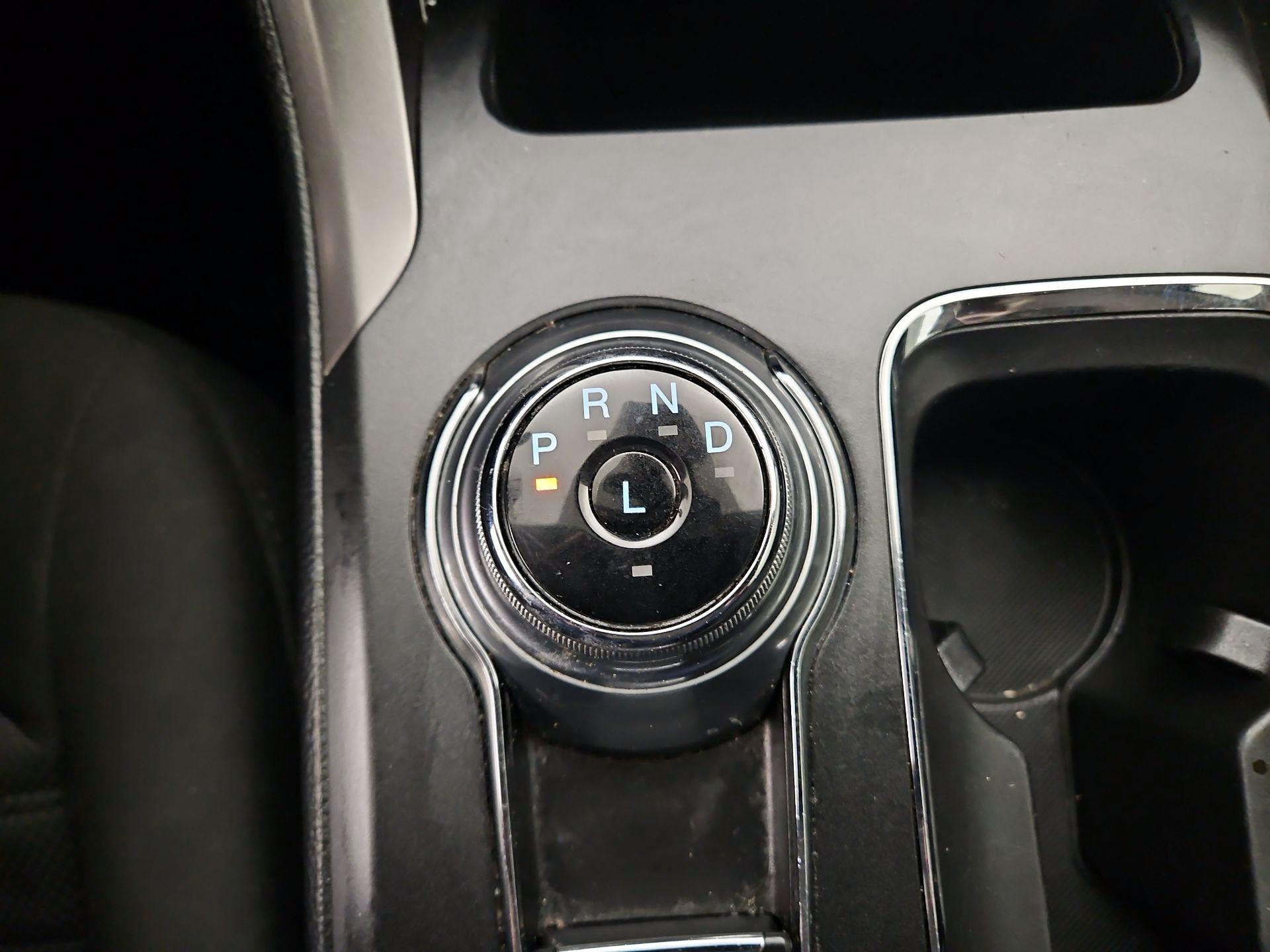 Thumbnail: 2020 Ford Fusion - 17