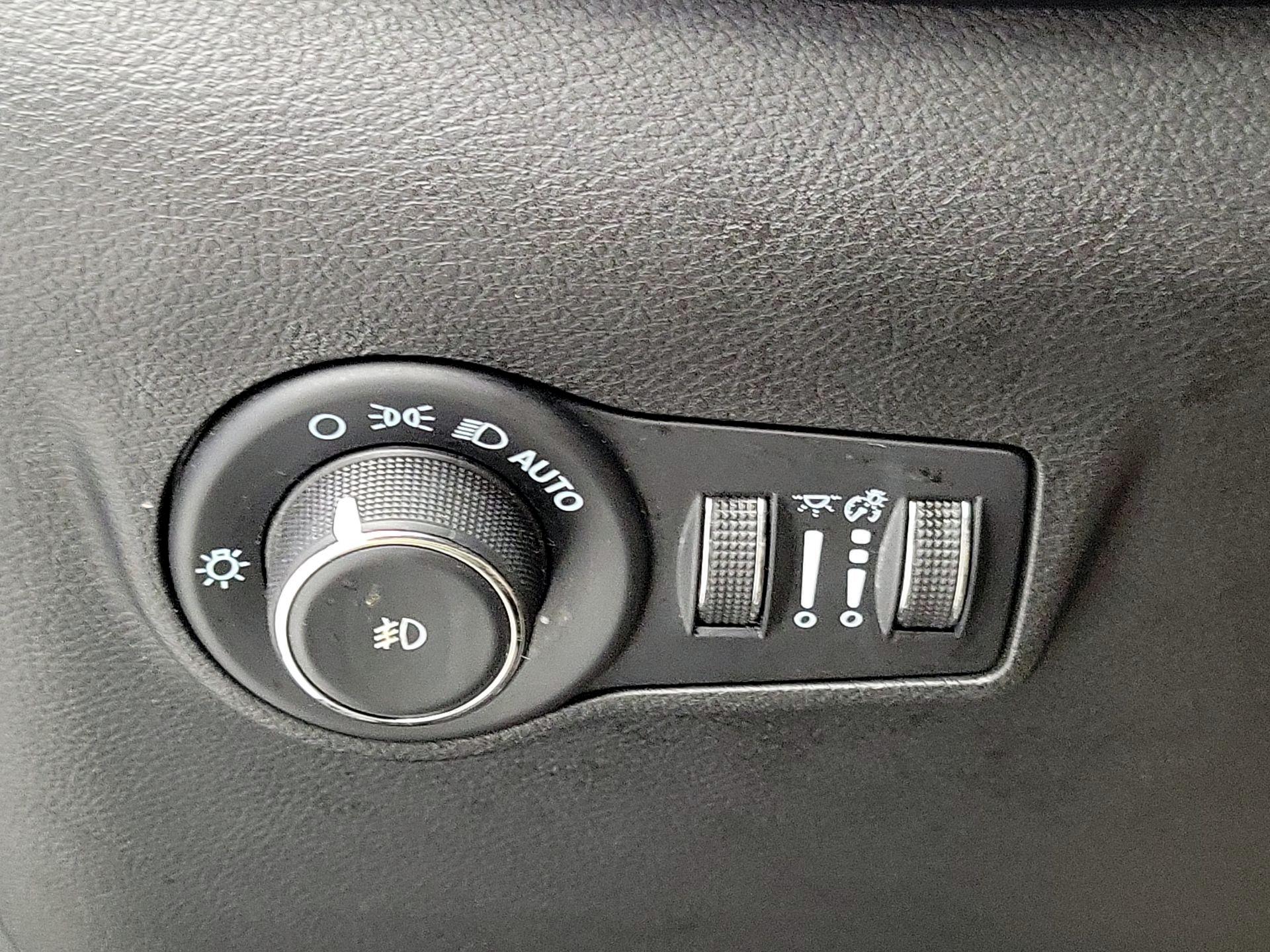 Thumbnail: 2023 Jeep Compass - 13