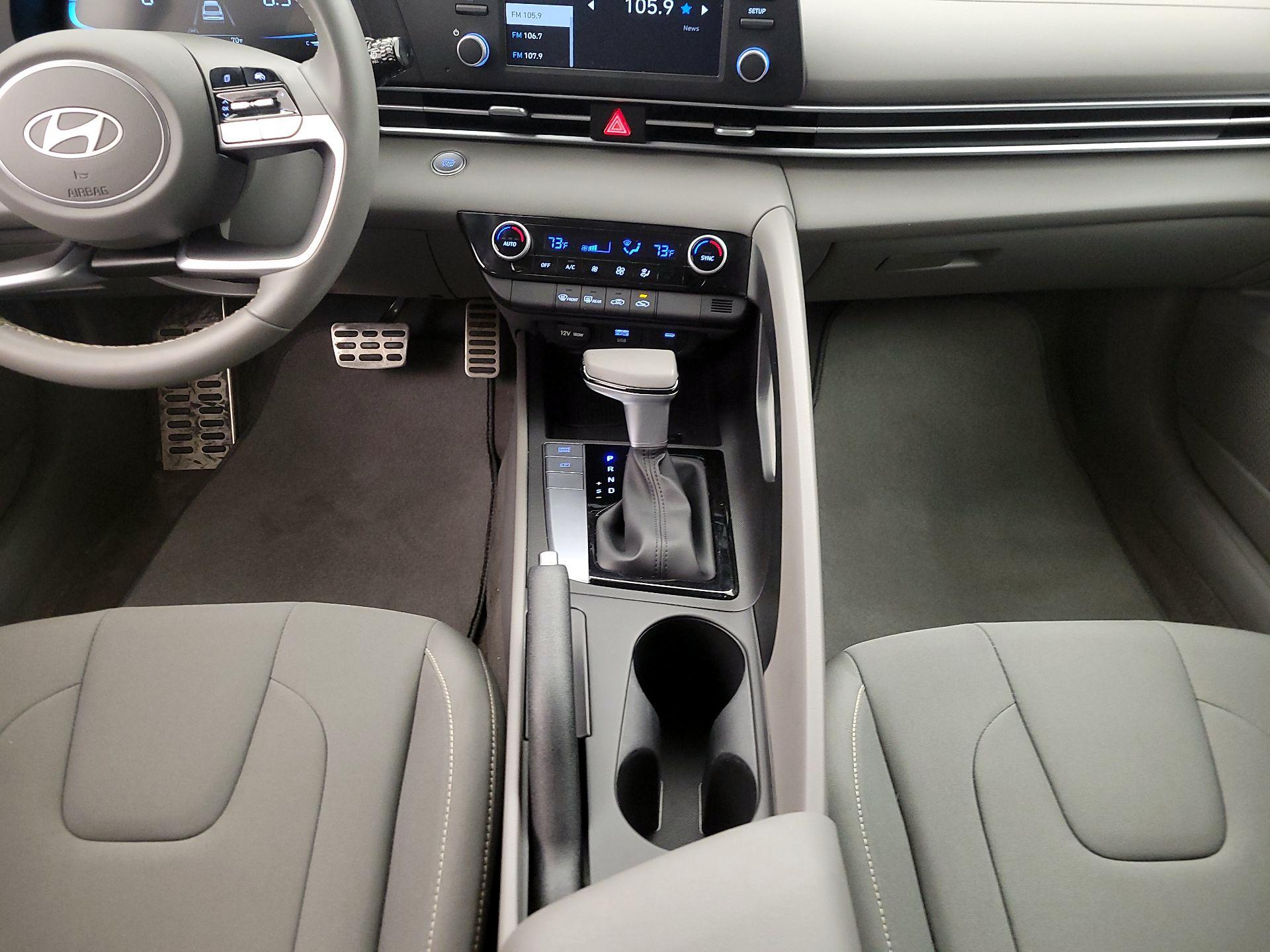 Thumbnail: 2025 Hyundai Elantra - 17