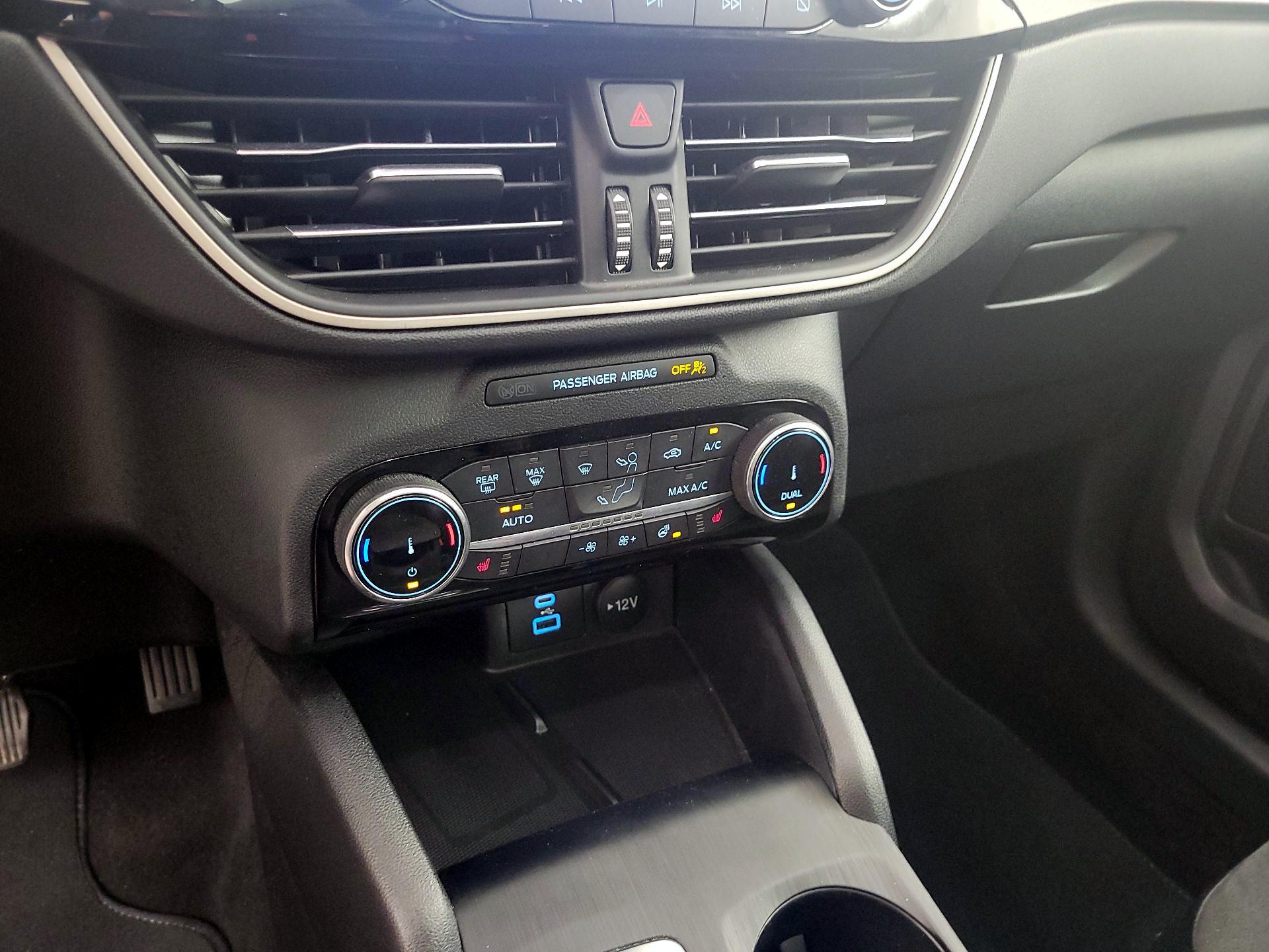 Thumbnail: 2022 Ford Escape - 17