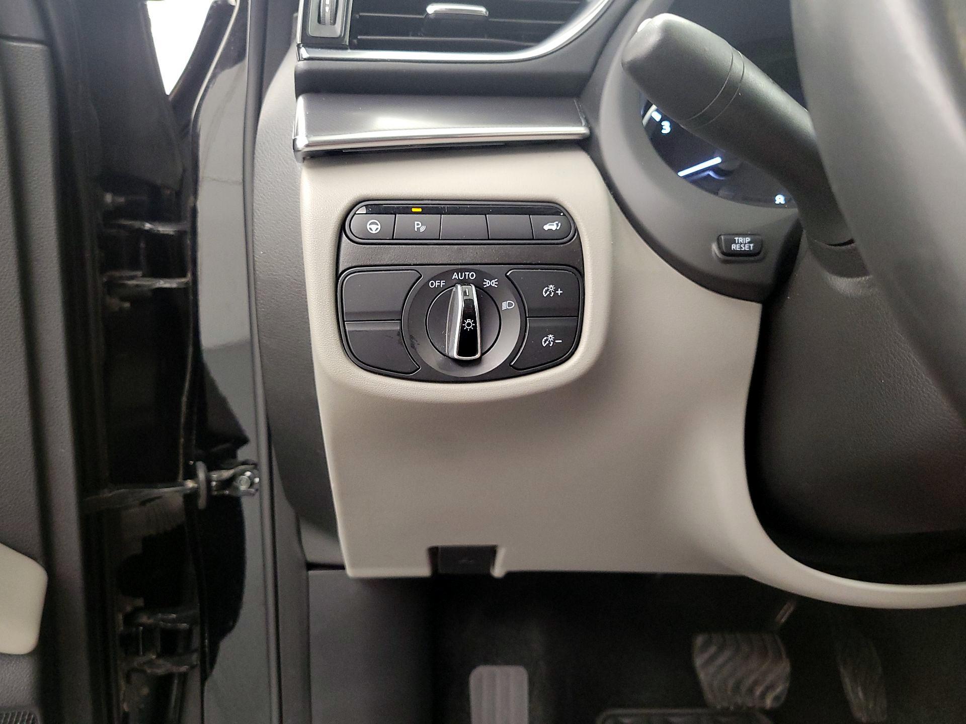 Thumbnail: 2023 INFINITI QX50 - 13