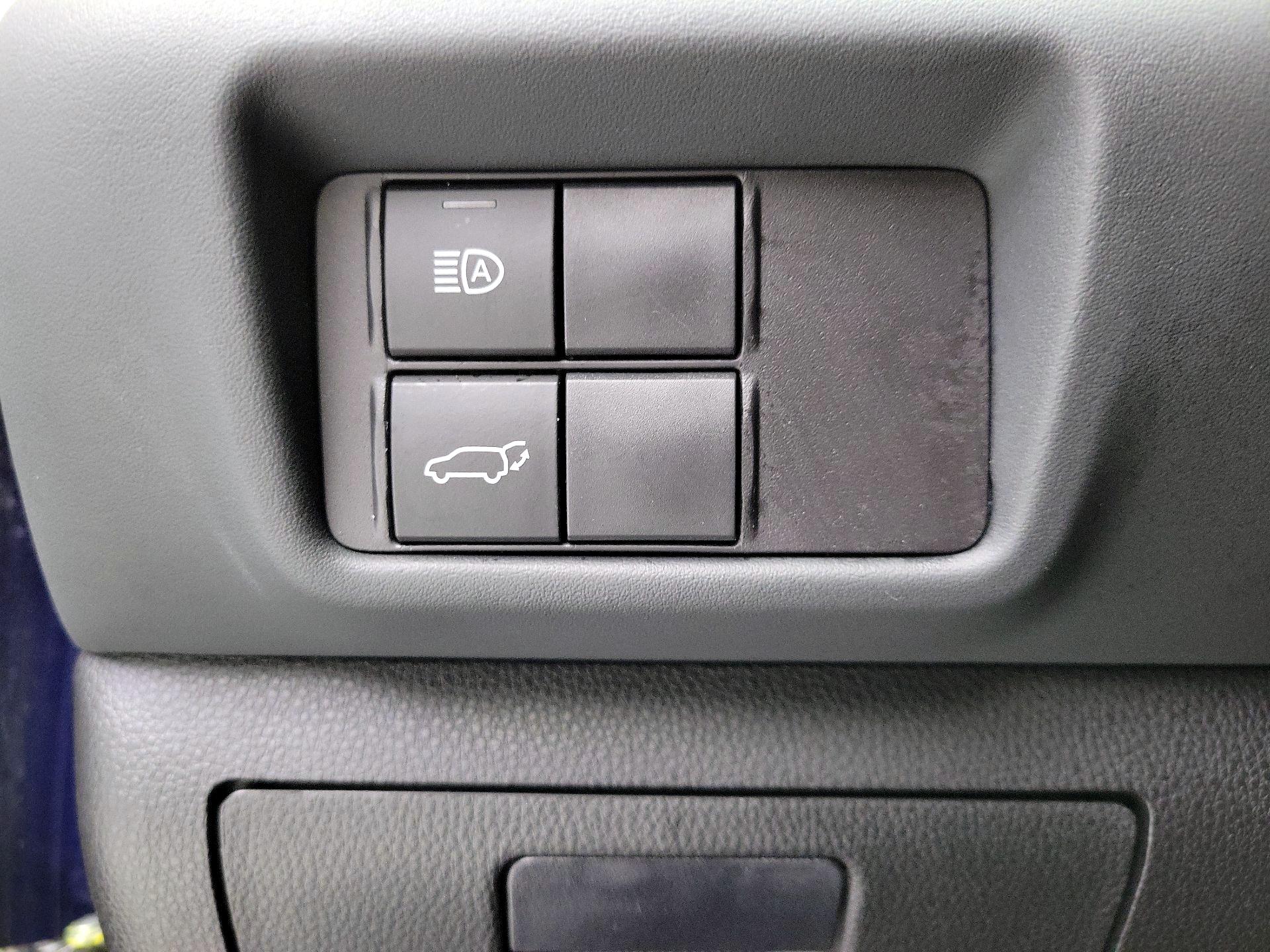 Thumbnail: 2022 Toyota Highlander - 13