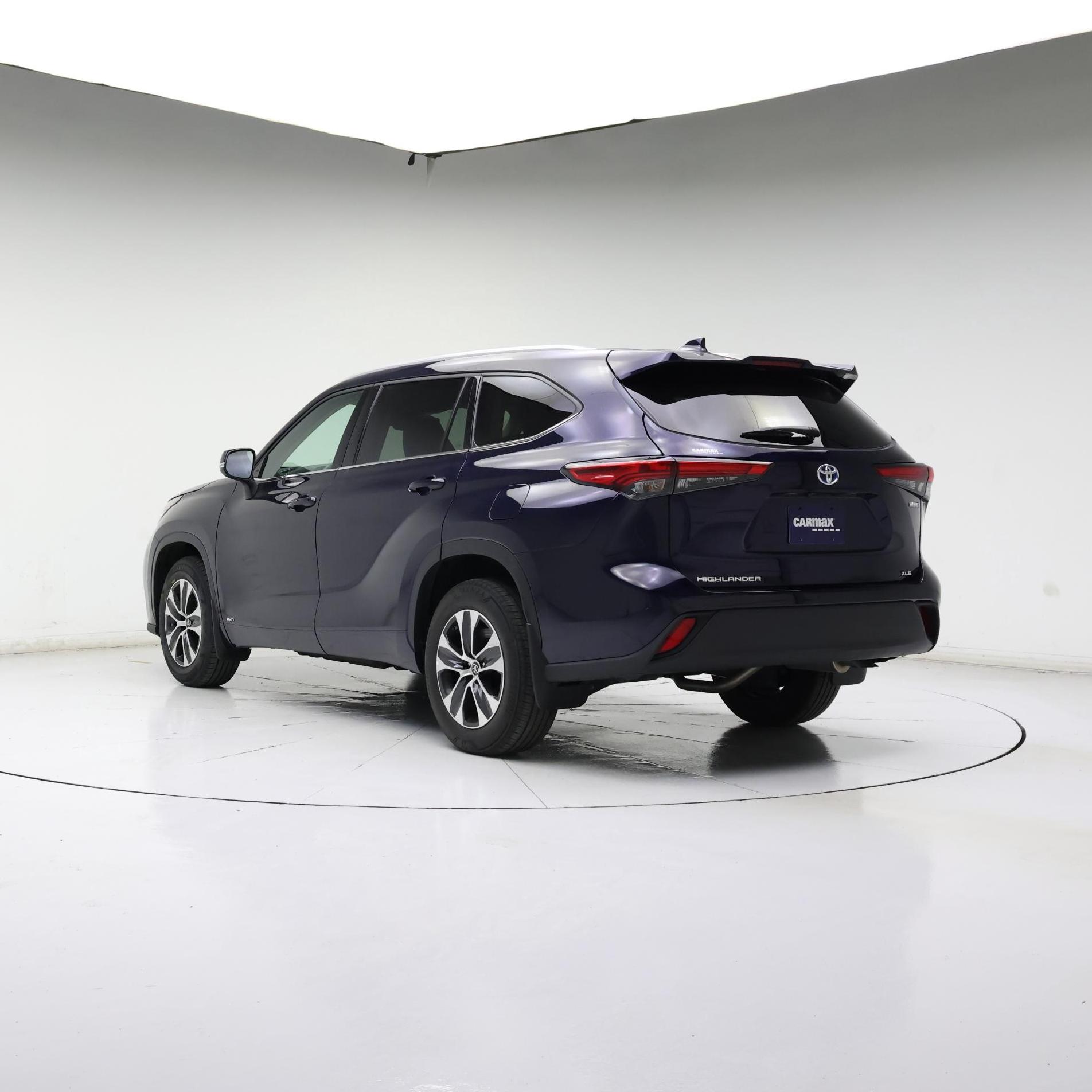 Thumbnail: 2022 Toyota Highlander - 2