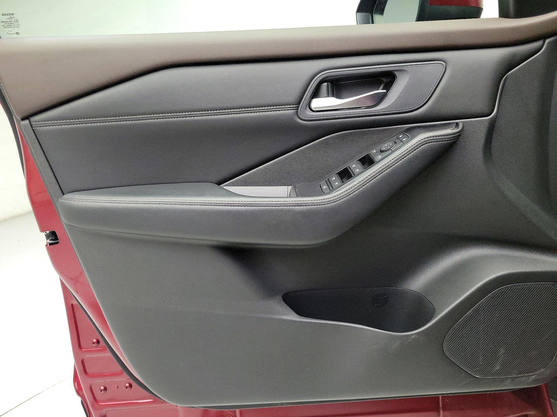 Thumbnail: 2023 Nissan Rogue - 12