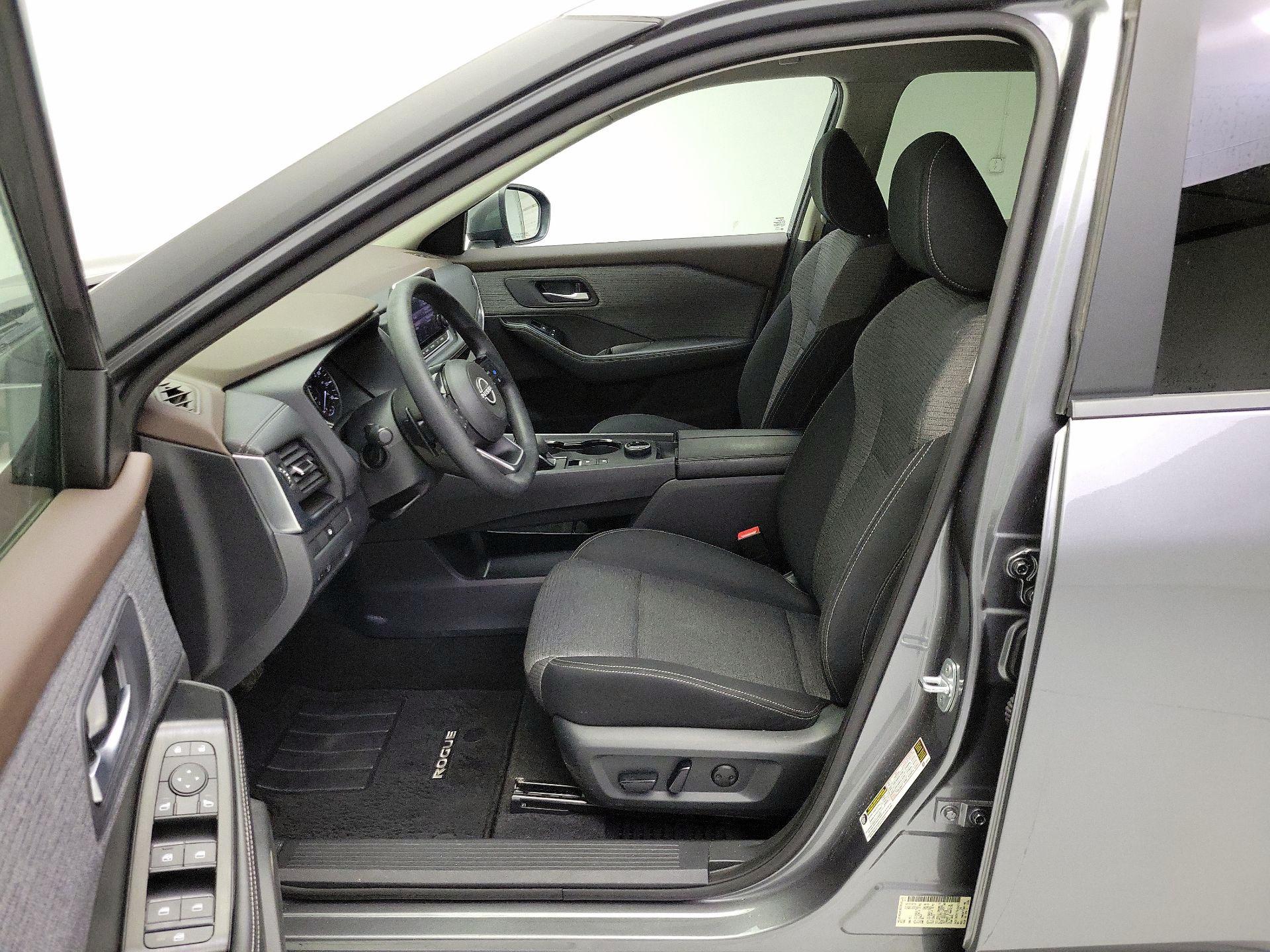 Thumbnail: 2023 Nissan Rogue - 11