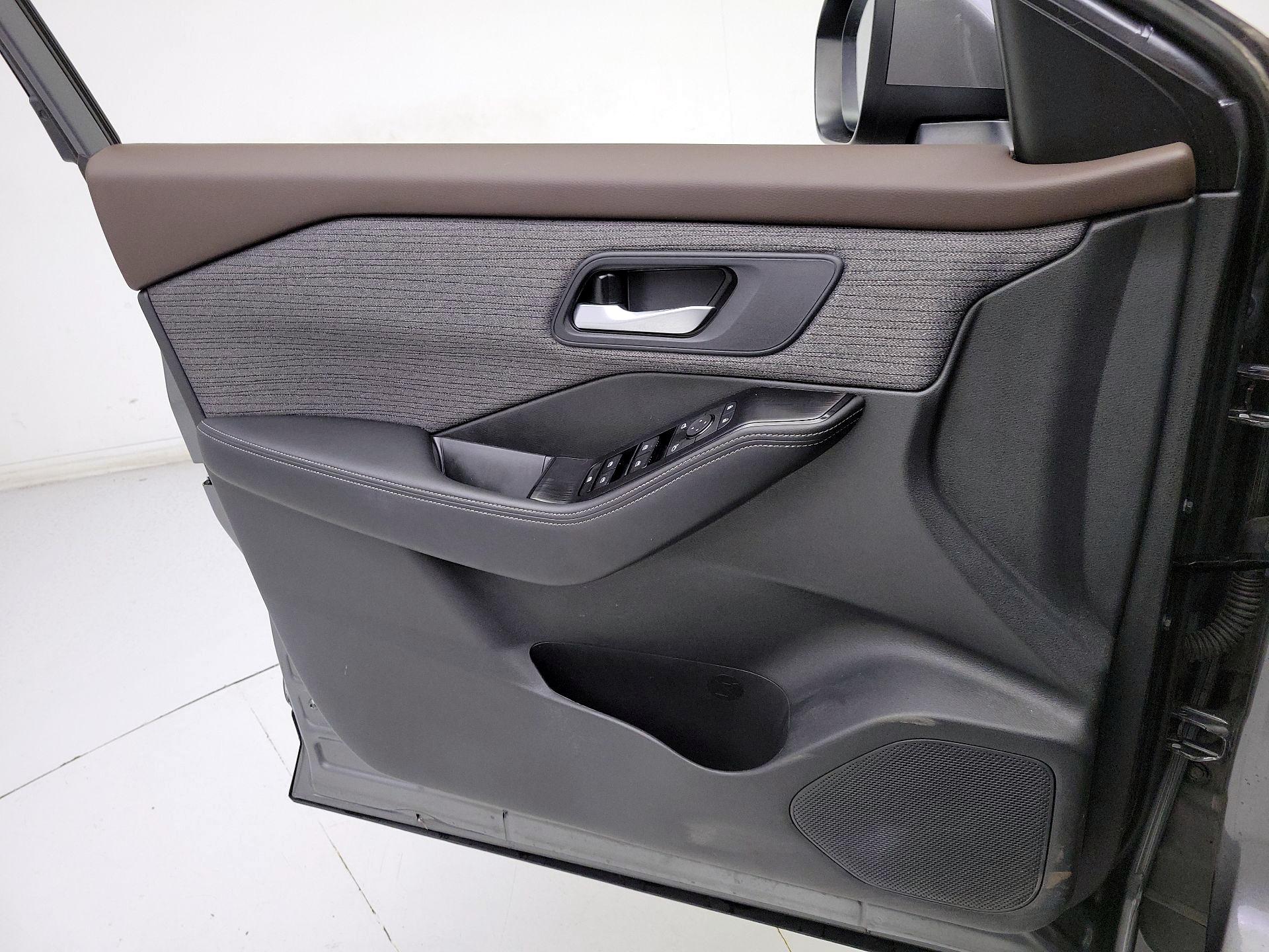 Thumbnail: 2023 Nissan Rogue - 12