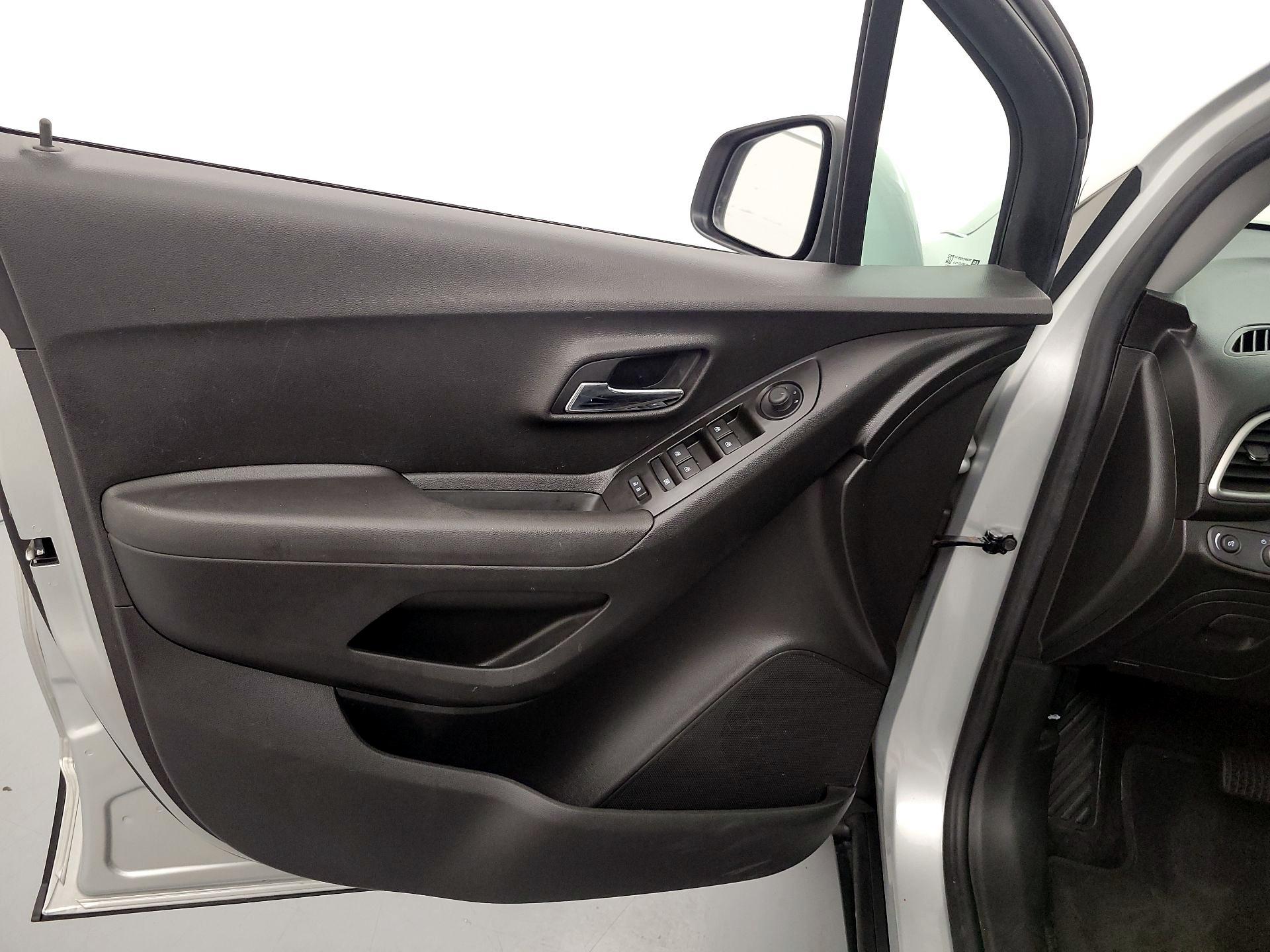 Thumbnail: 2020 Chevrolet Trax - 12