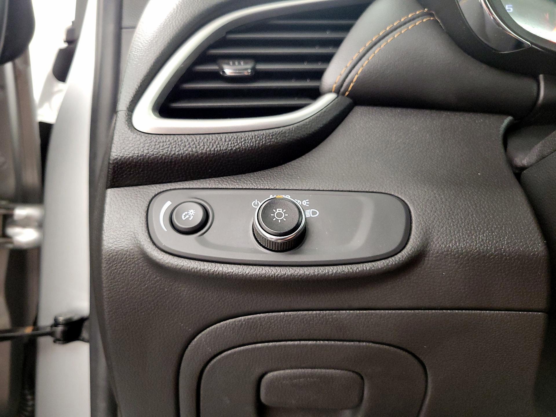 Thumbnail: 2020 Chevrolet Trax - 13