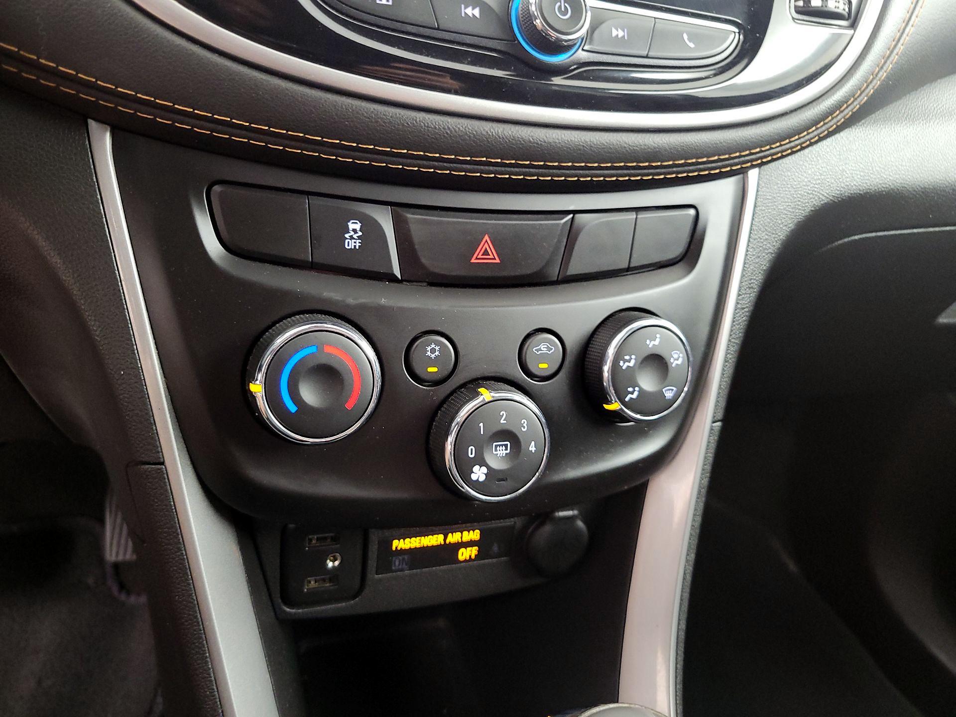 Thumbnail: 2020 Chevrolet Trax - 16