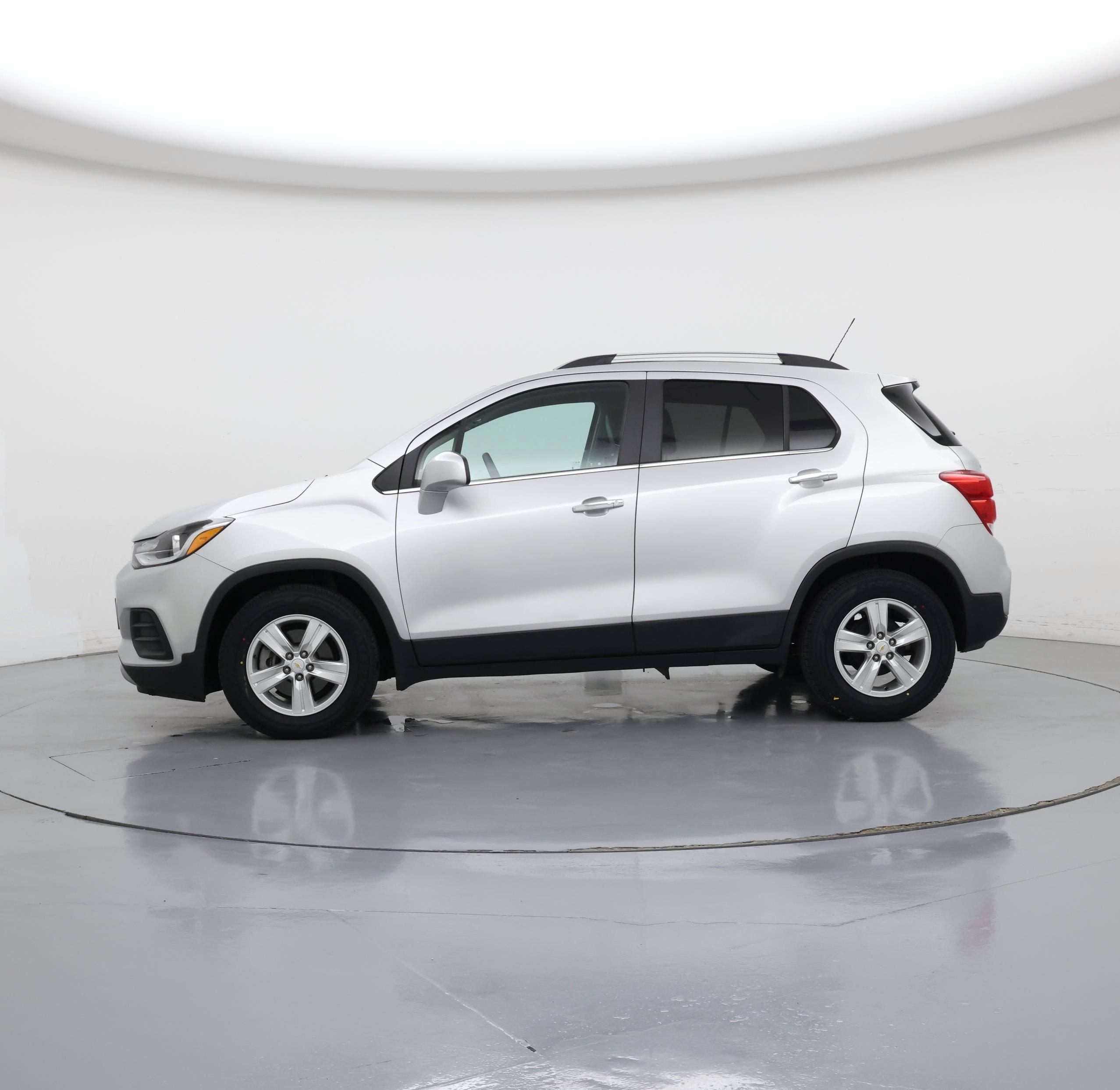 Thumbnail: 2020 Chevrolet Trax - 3