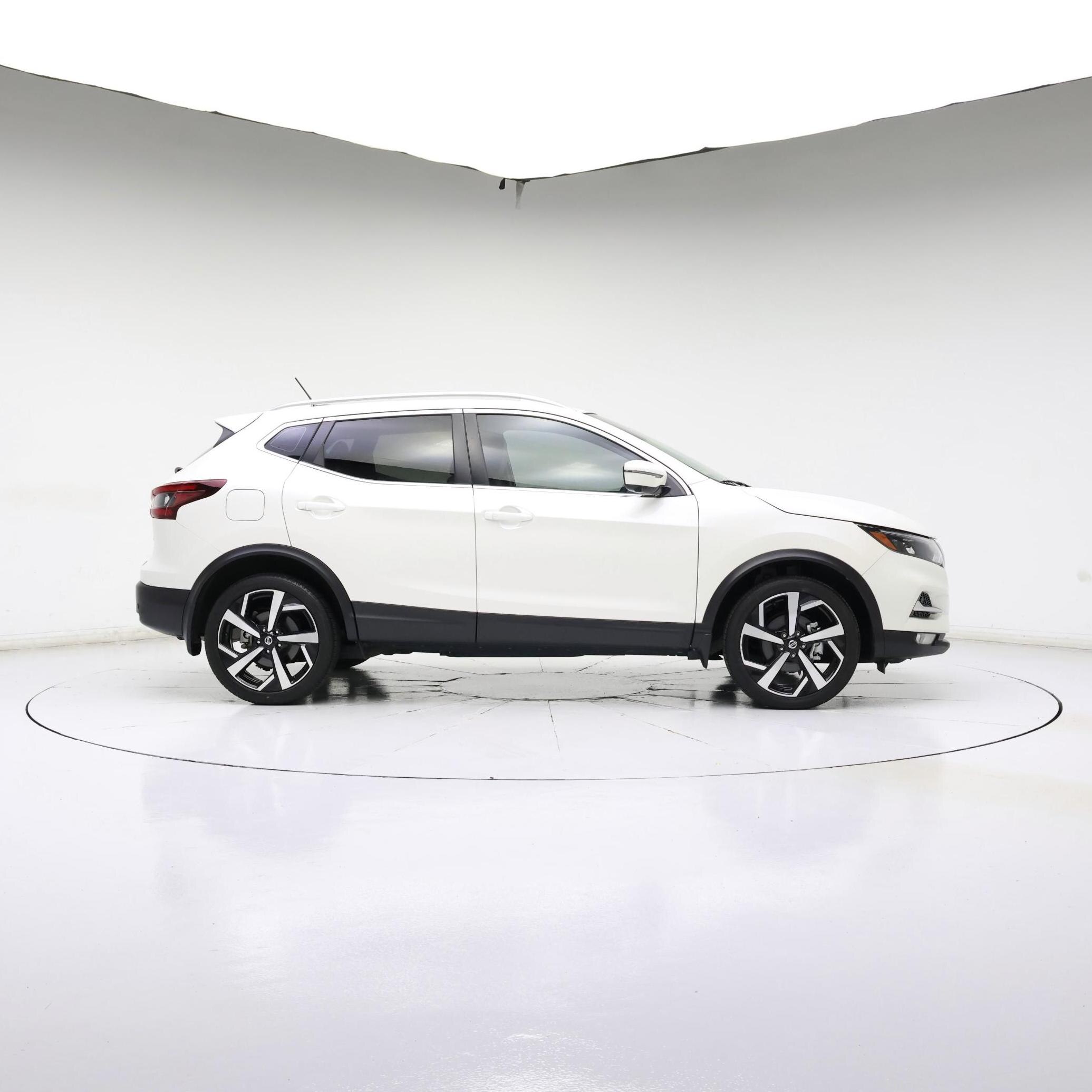 Thumbnail: 2022 Nissan Rogue Sport - 7