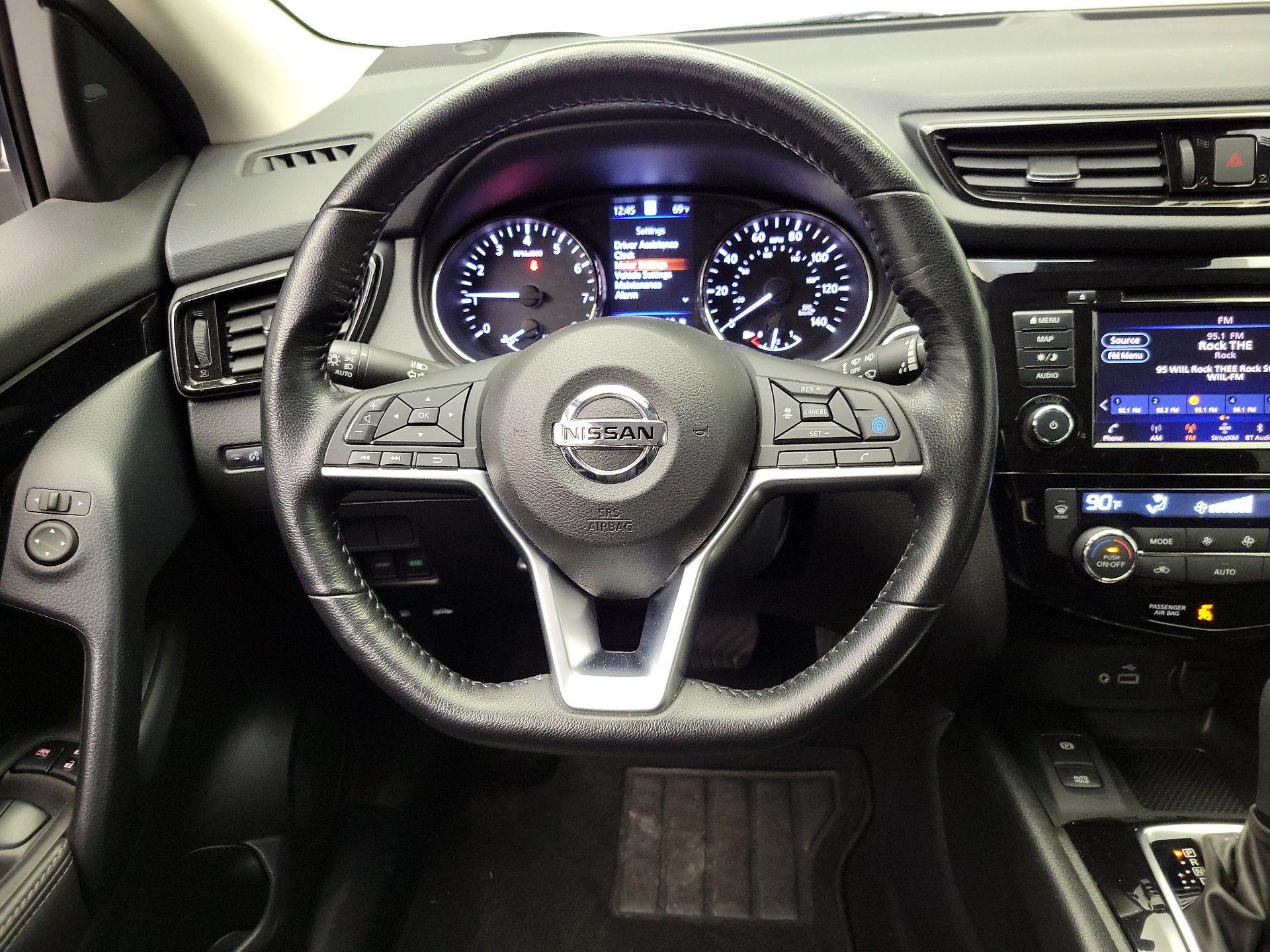 Thumbnail: 2022 Nissan Rogue Sport - 10