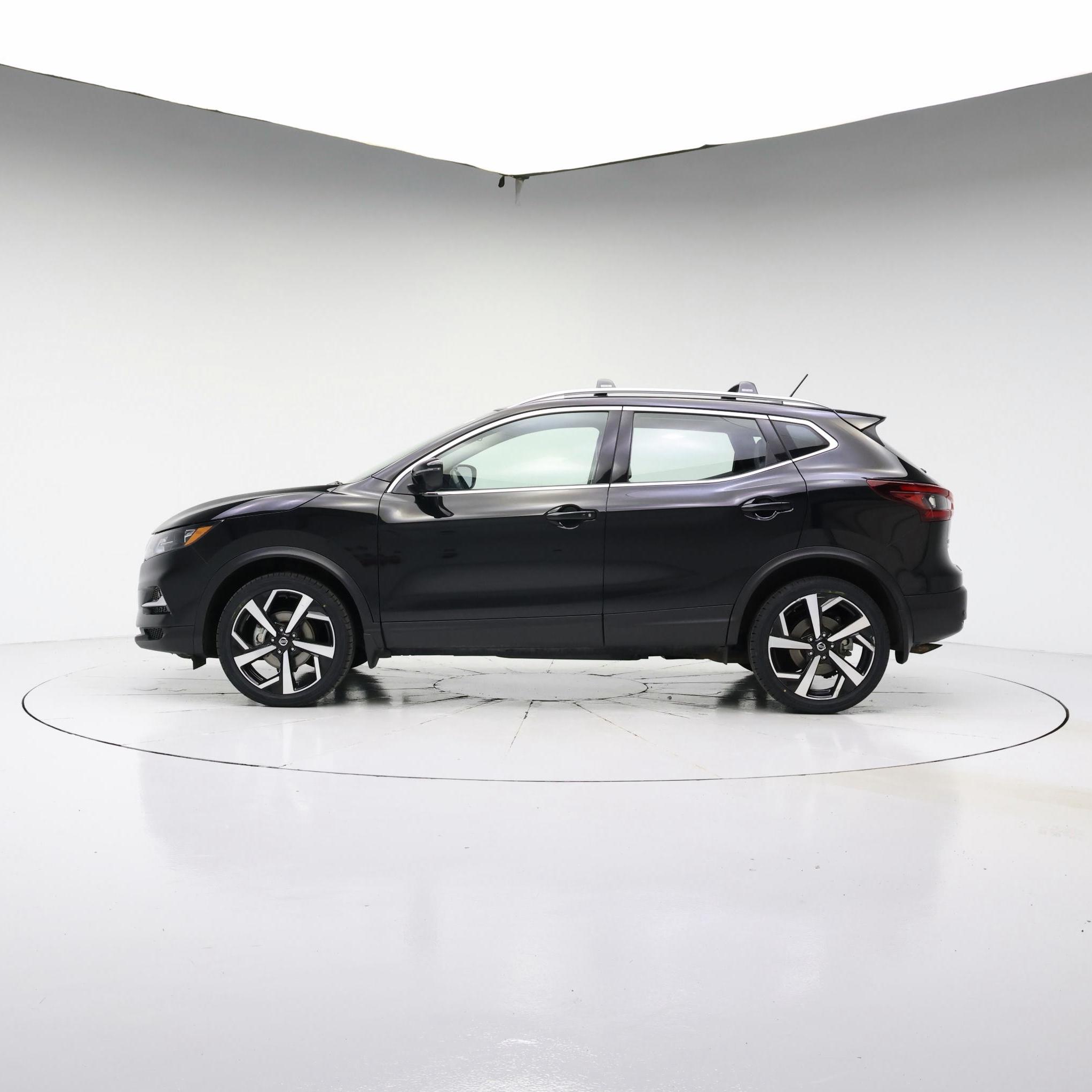 Thumbnail: 2022 Nissan Rogue Sport - 3
