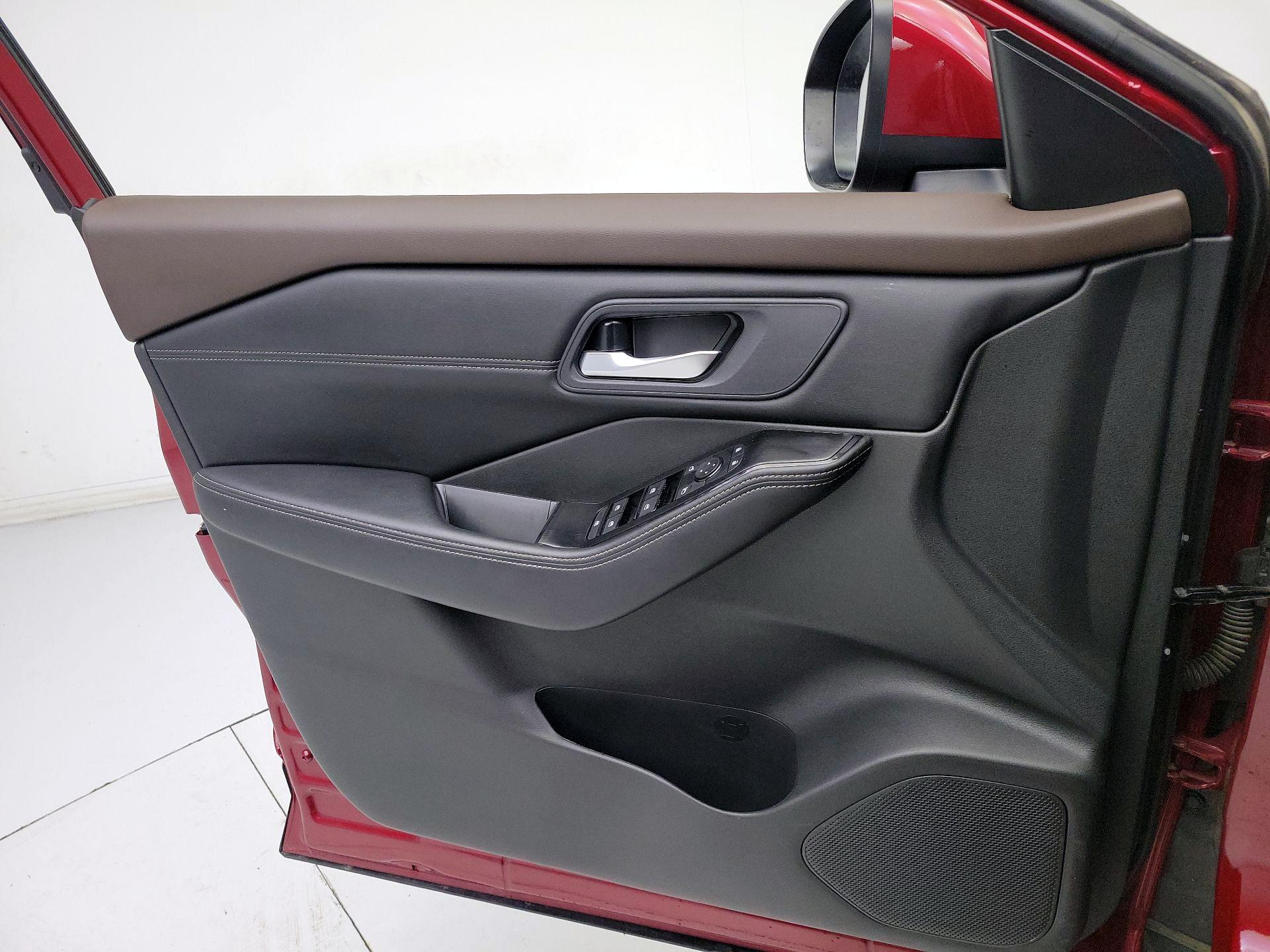 Thumbnail: 2023 Nissan Rogue - 12