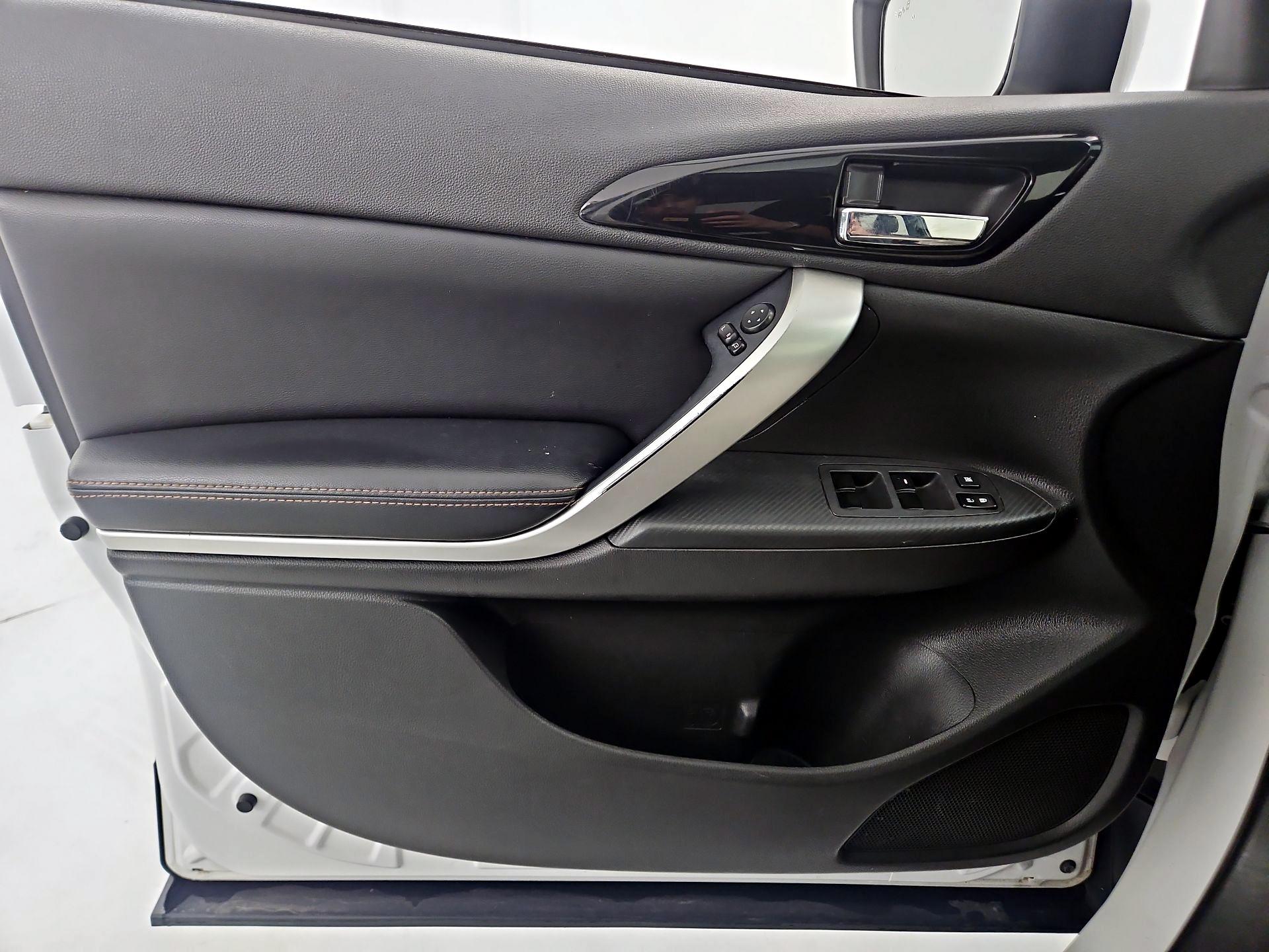 Thumbnail: 2019 Mitsubishi Eclipse Cross - 10