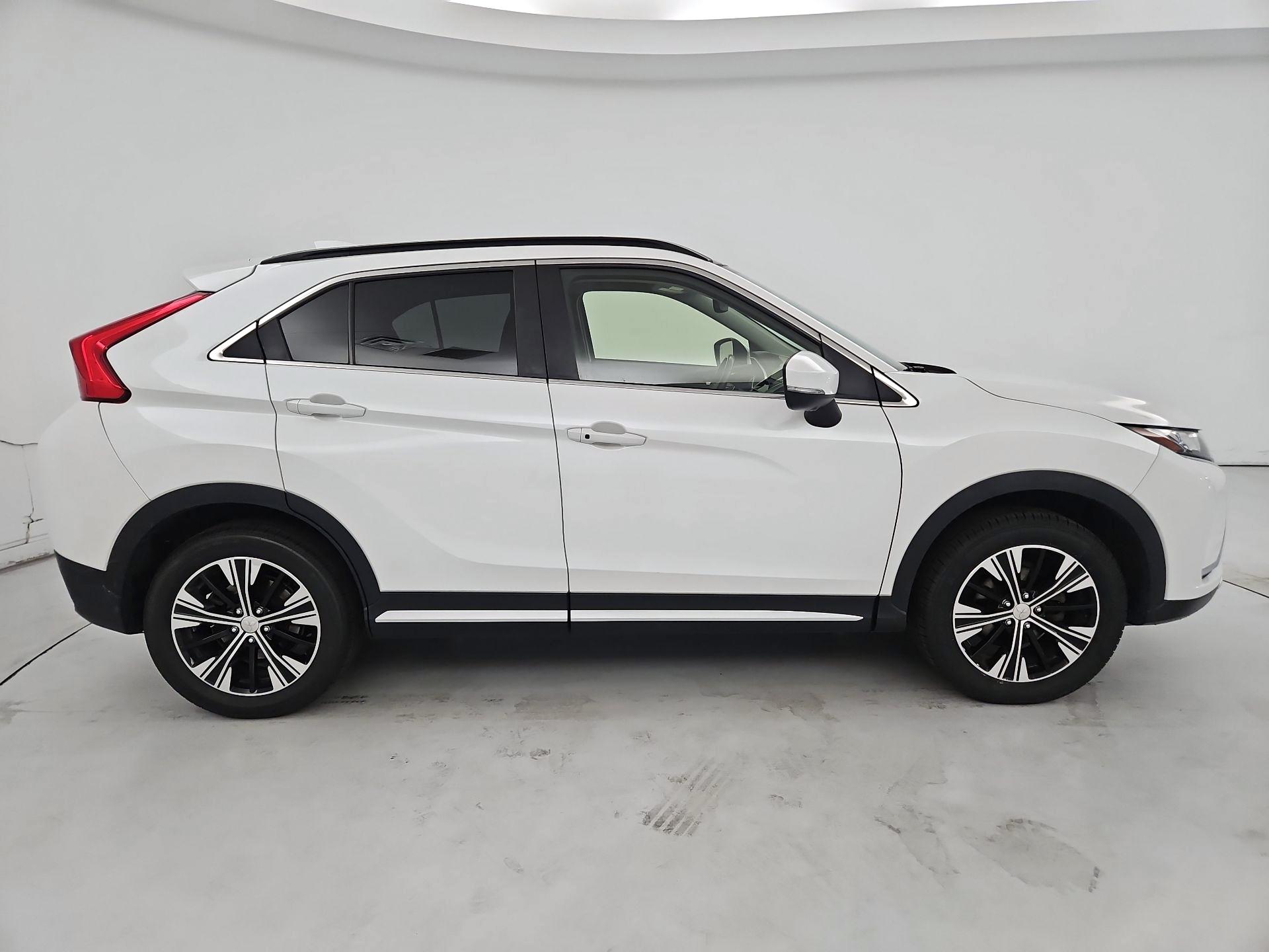 Thumbnail: 2019 Mitsubishi Eclipse Cross - 4