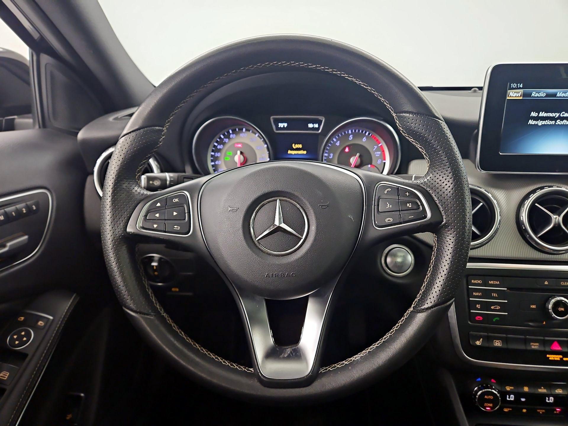 Thumbnail: 2017 Mercedes-Benz GLA - 10