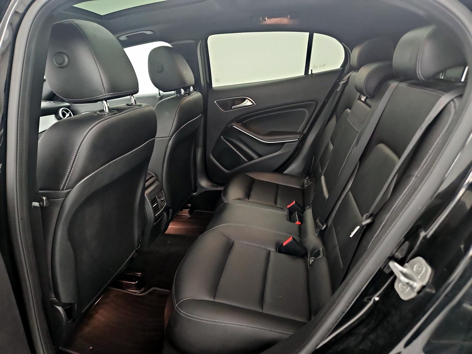 Thumbnail: 2017 Mercedes-Benz GLA - 20