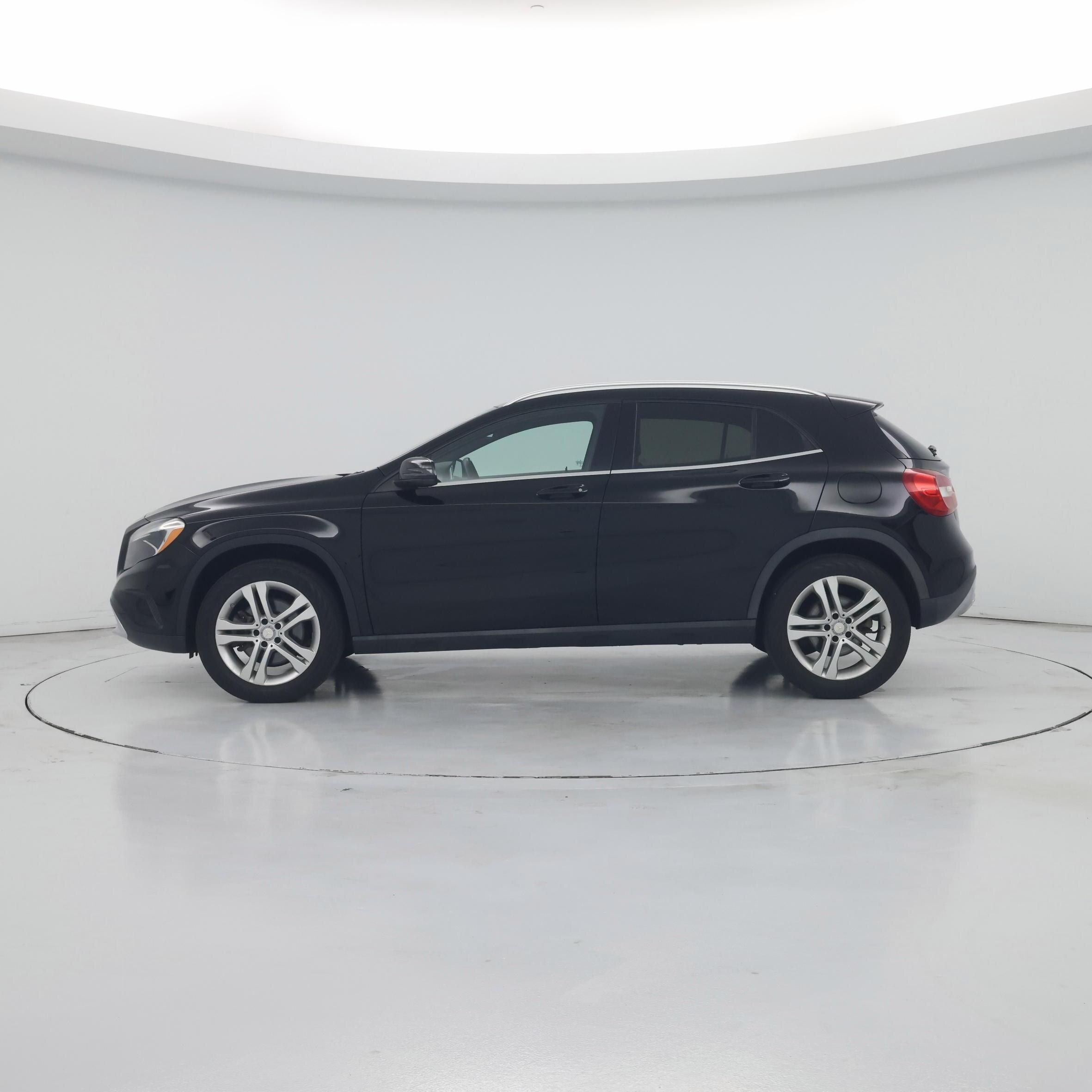 Thumbnail: 2017 Mercedes-Benz GLA - 3