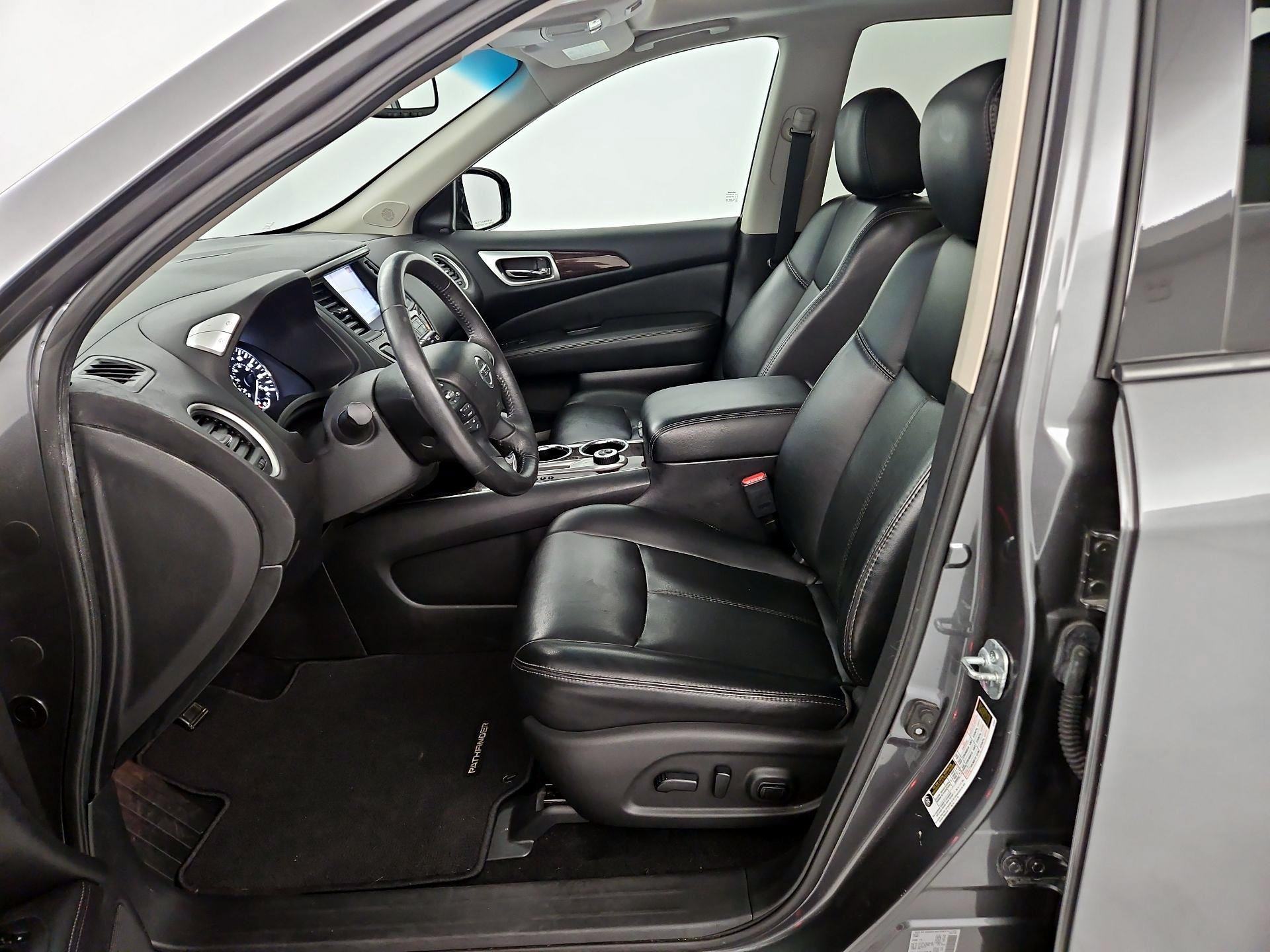 Thumbnail: 2016 Nissan Pathfinder - 9