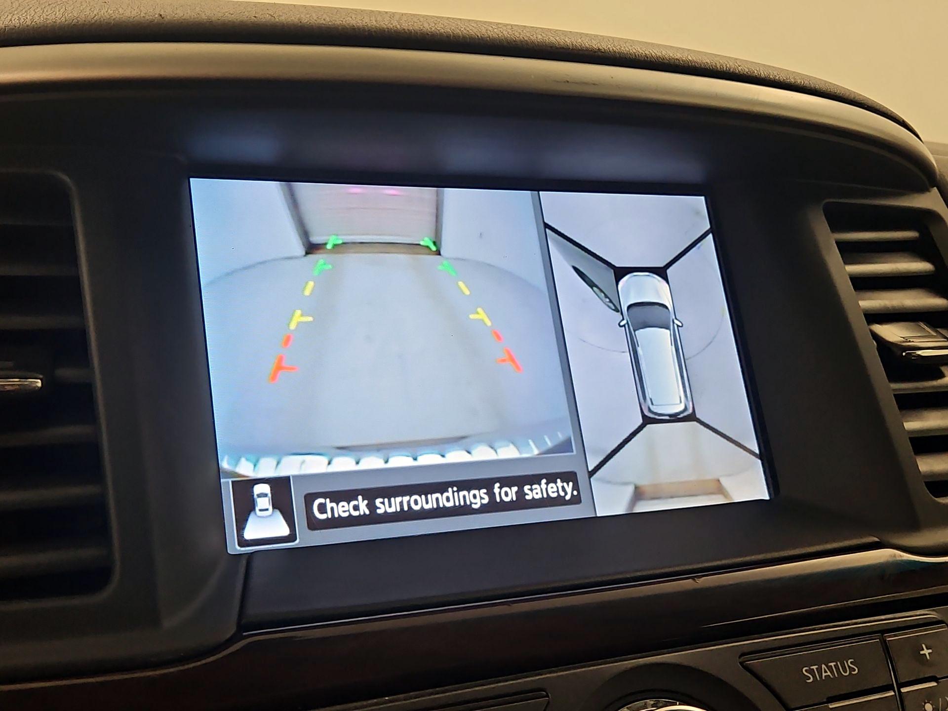Thumbnail: 2016 Nissan Pathfinder - 13