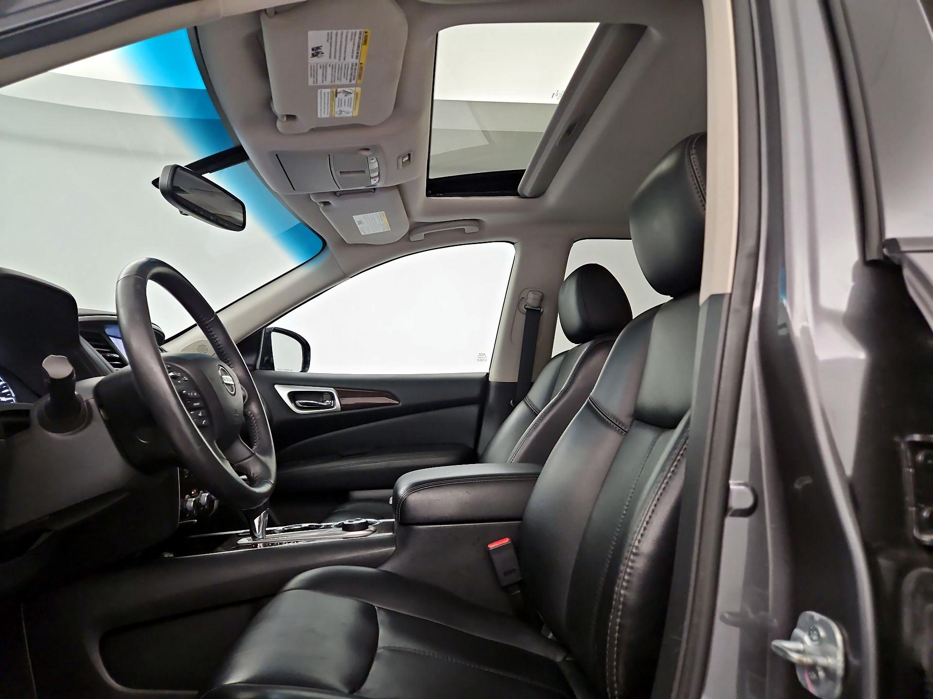 Thumbnail: 2016 Nissan Pathfinder - 18