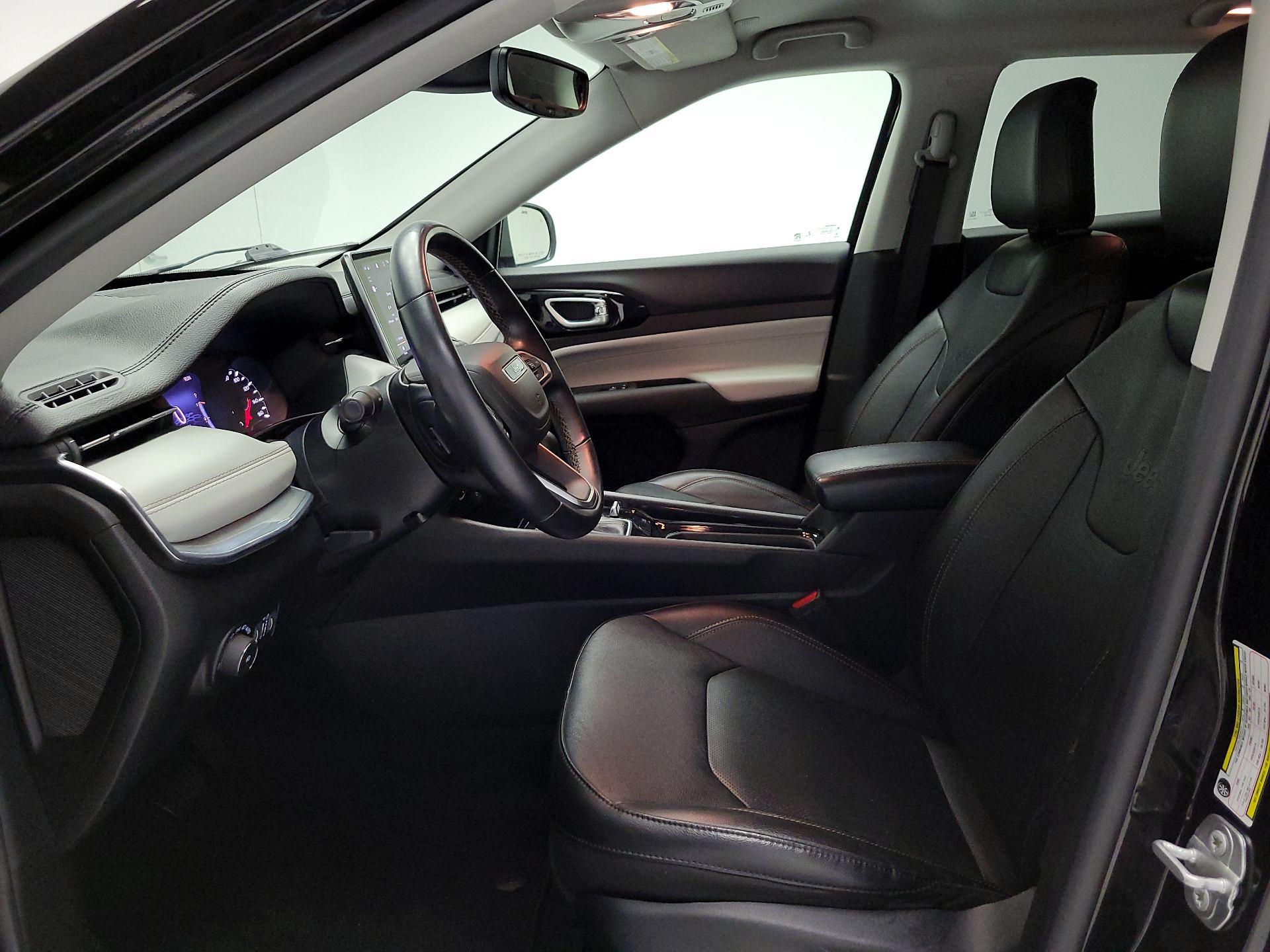 Thumbnail: 2022 Jeep Compass - 11