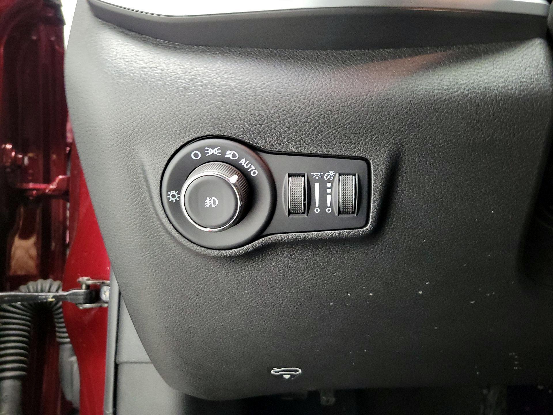 Thumbnail: 2022 Jeep Compass - 13