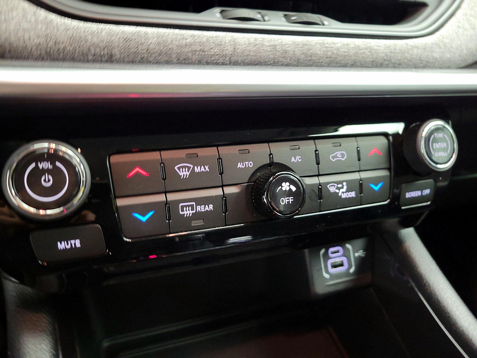 Thumbnail: 2022 Jeep Compass - 16