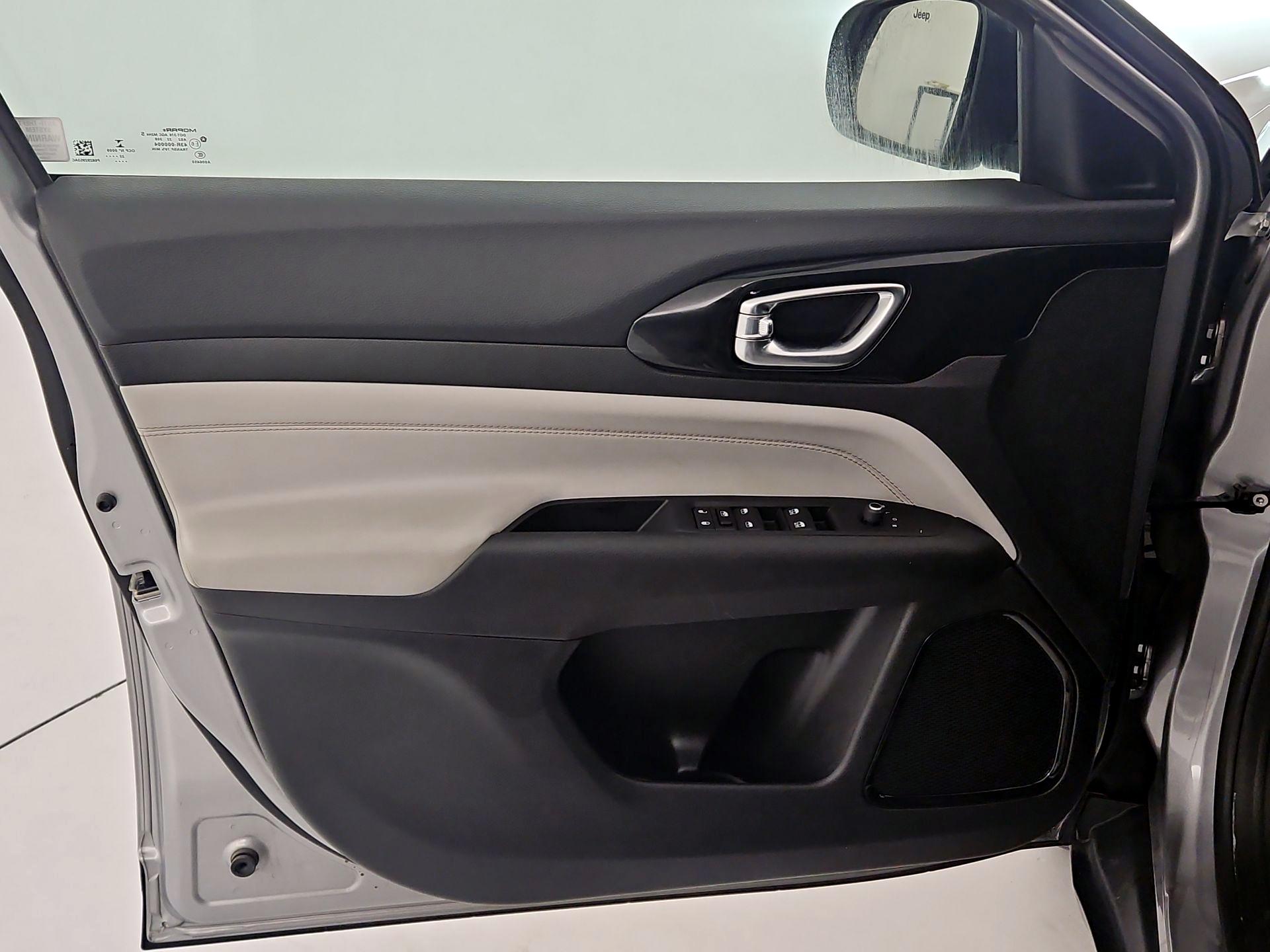 Thumbnail: 2022 Jeep Compass - 12