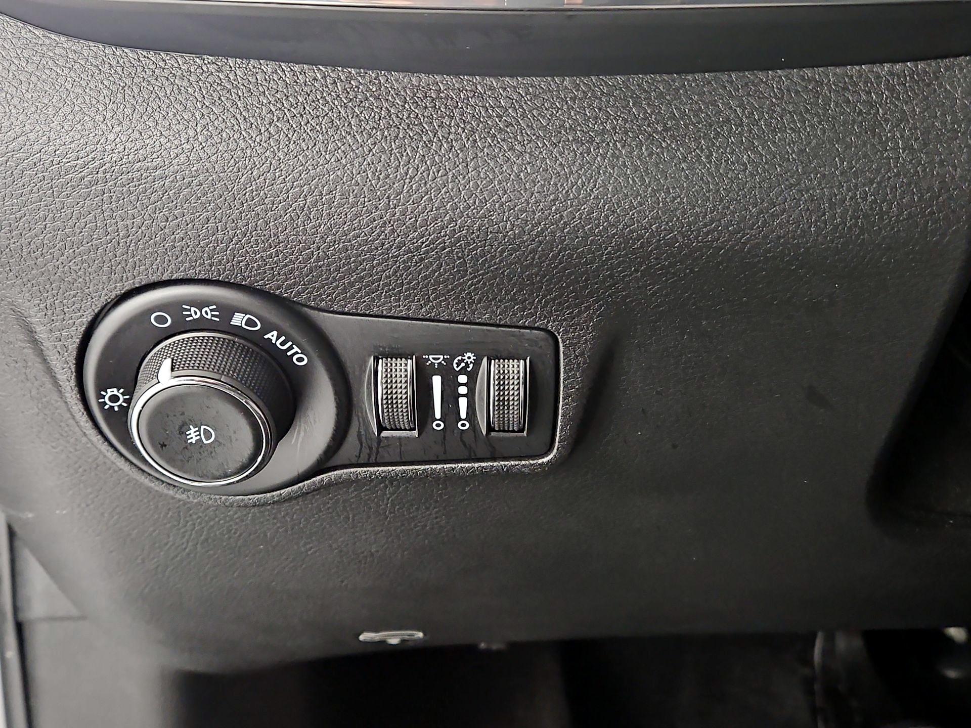 Thumbnail: 2022 Jeep Compass - 13