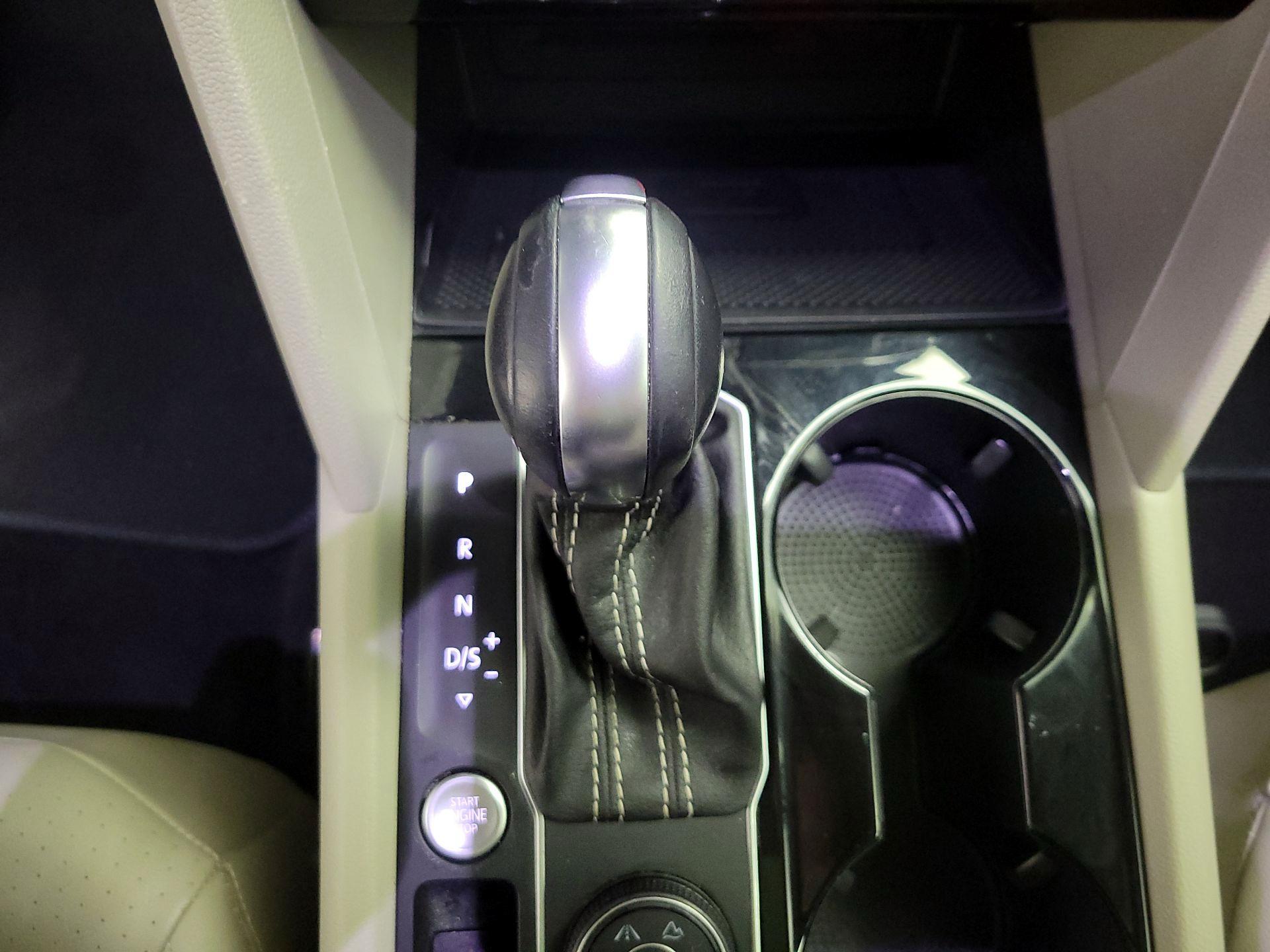 Thumbnail: 2023 Volkswagen Atlas - 15