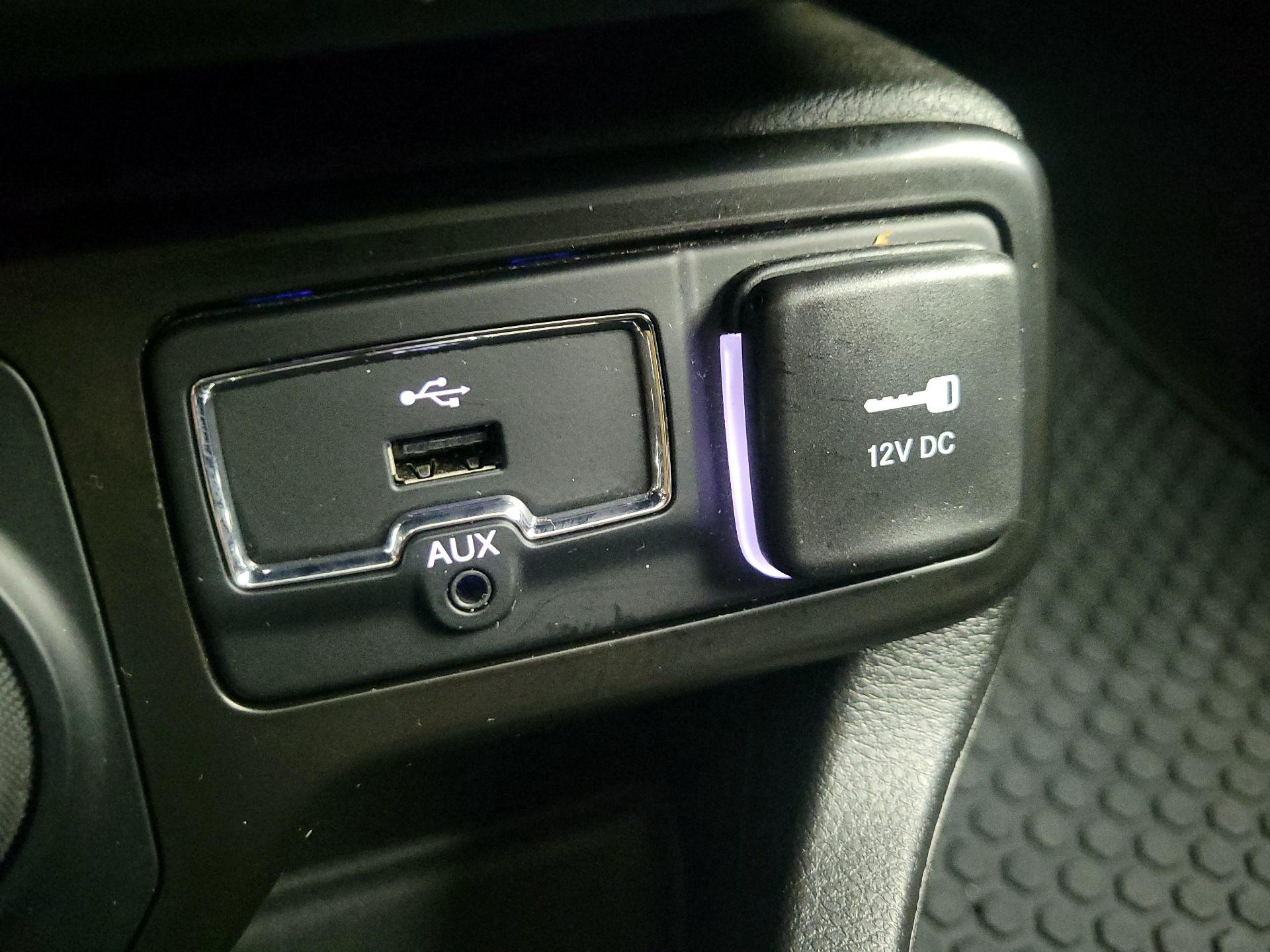 Thumbnail: 2023 Jeep Renegade - 19