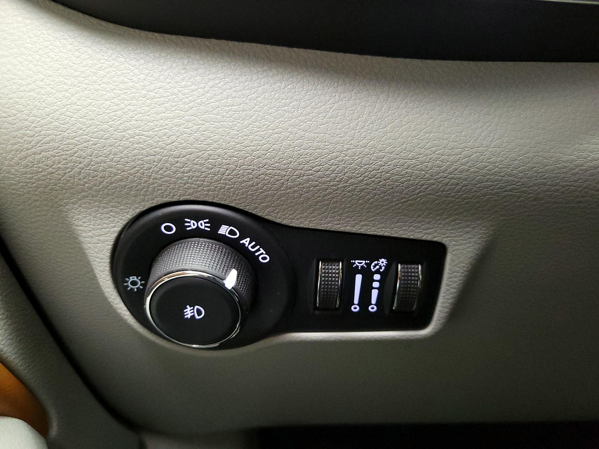 Thumbnail: 2022 Jeep Compass - 13