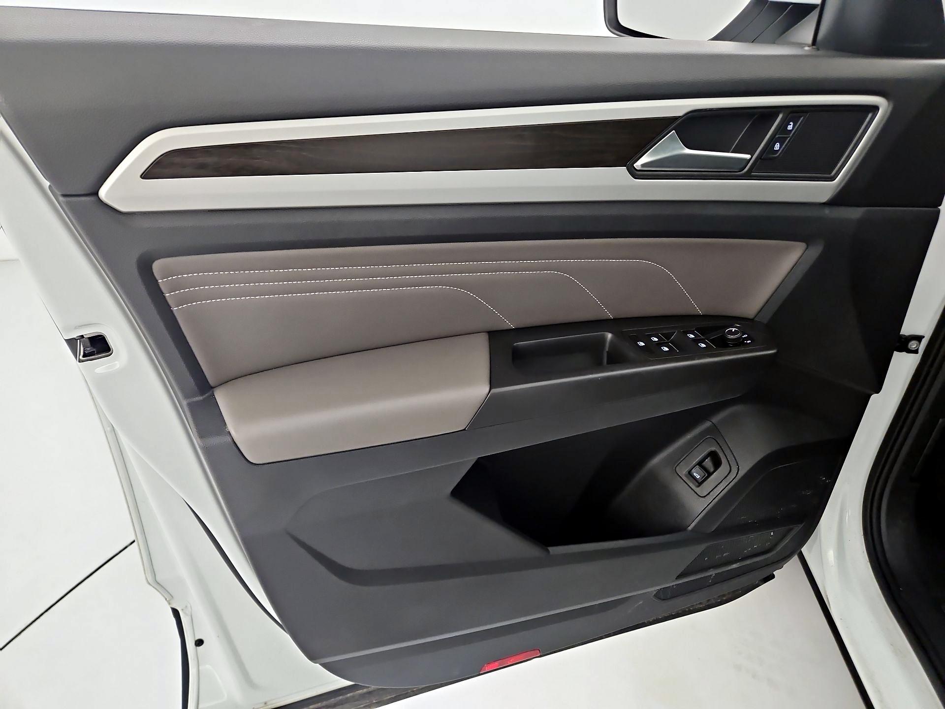 Thumbnail: 2023 Volkswagen Atlas - 12