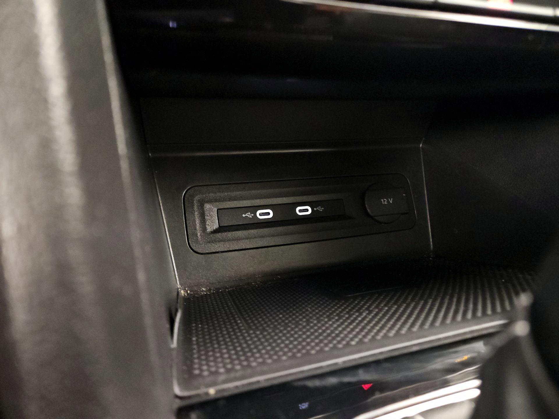 Thumbnail: 2023 Volkswagen Atlas - 18