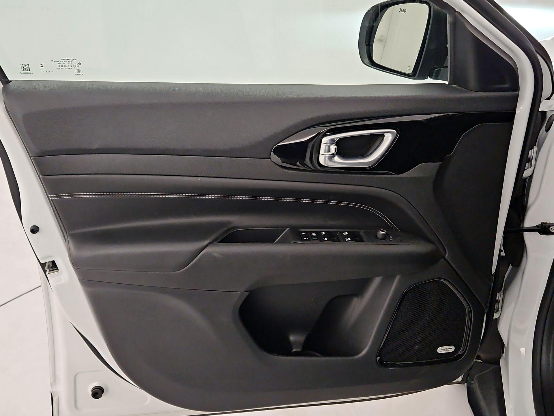 Thumbnail: 2023 Jeep Compass - 12
