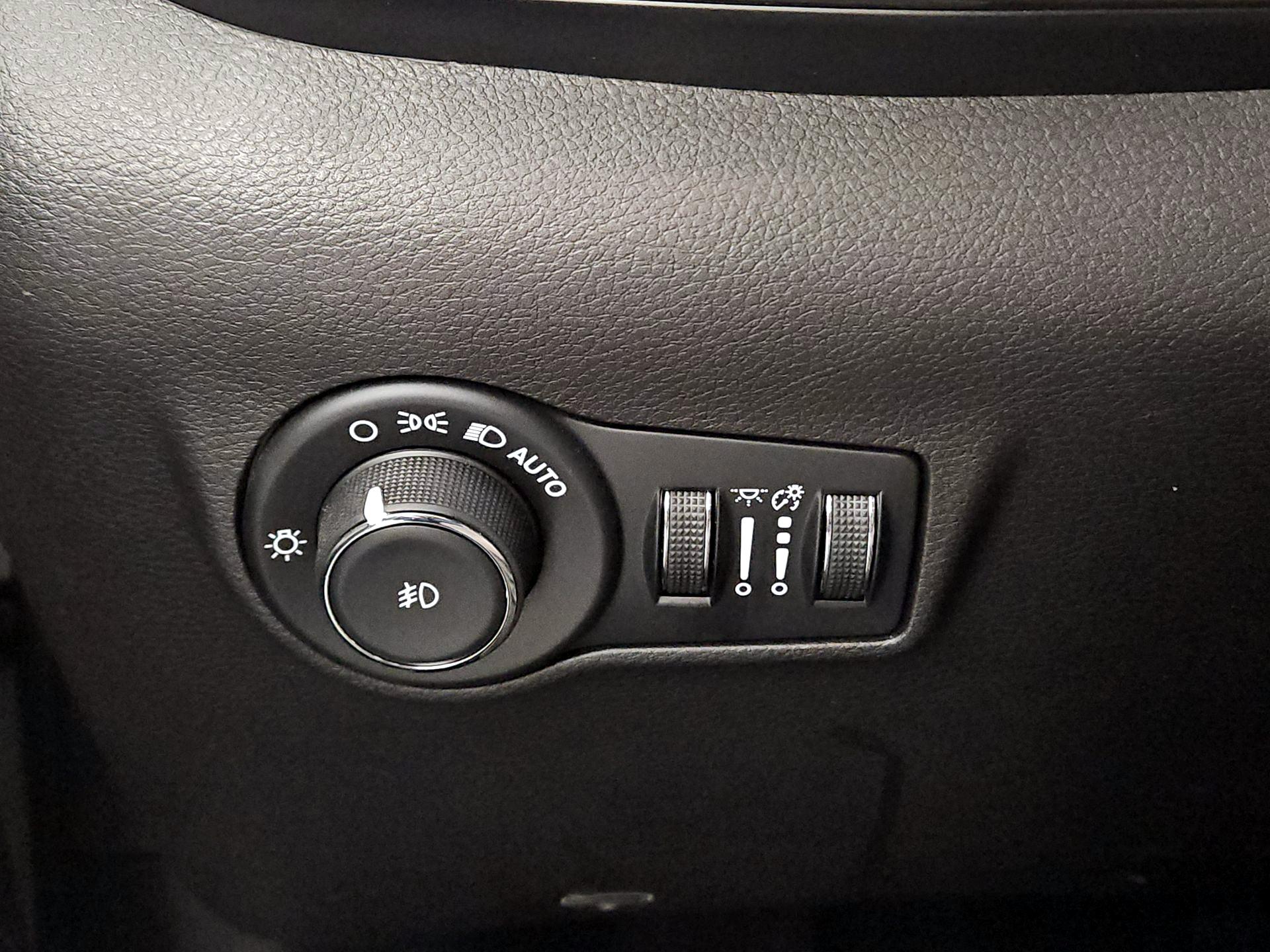 Thumbnail: 2023 Jeep Compass - 13