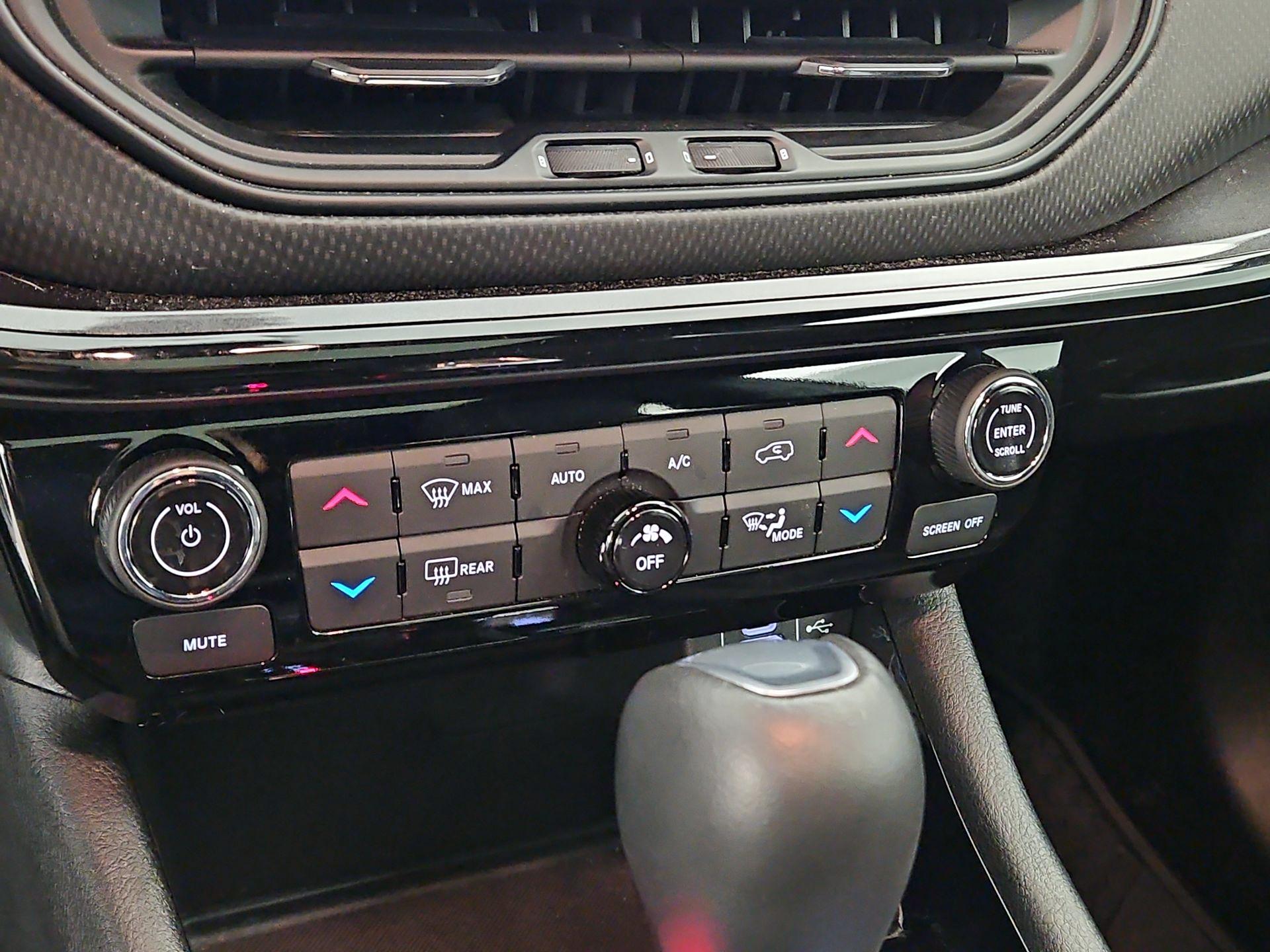 Thumbnail: 2023 Jeep Compass - 16
