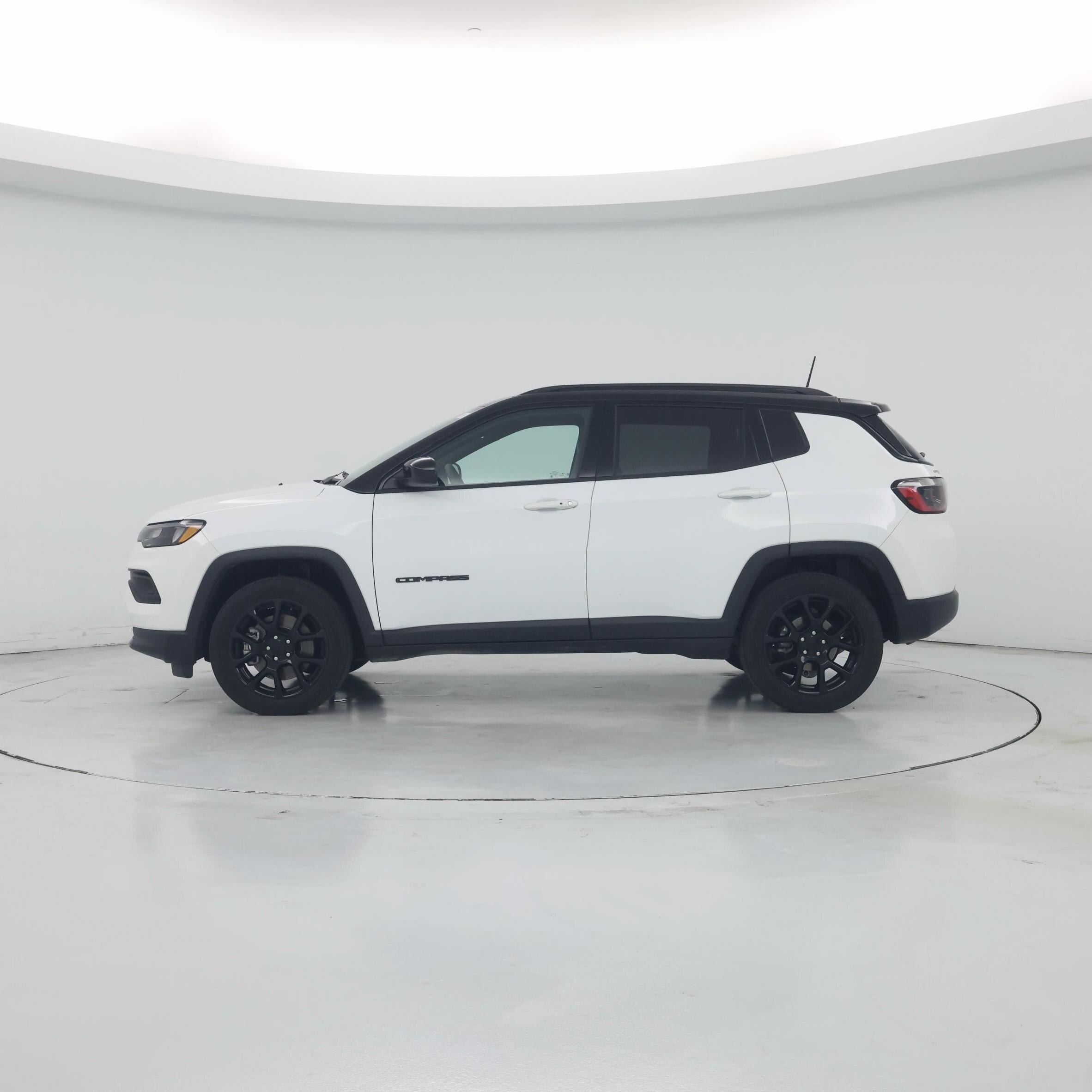 Thumbnail: 2023 Jeep Compass - 3