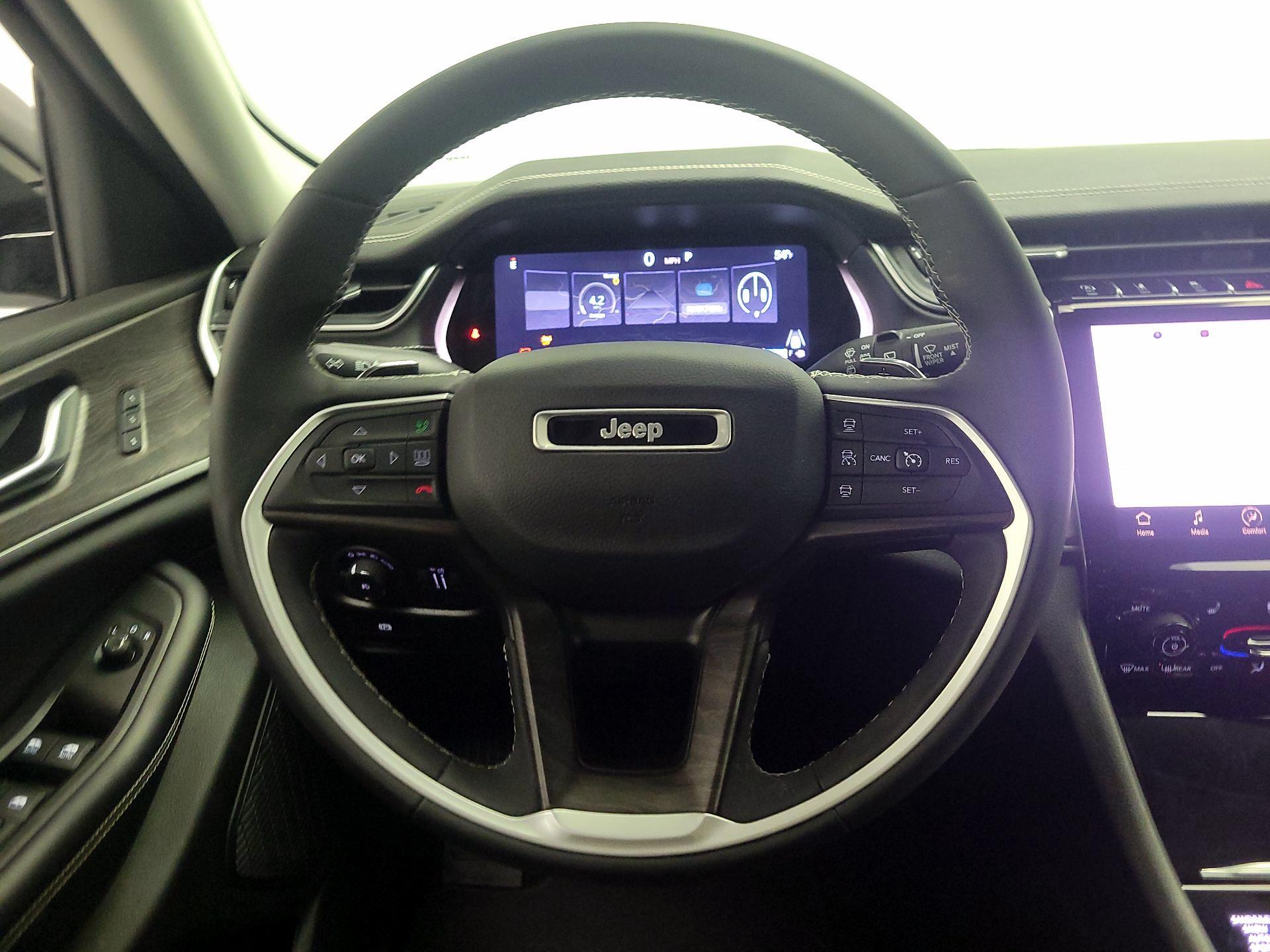 Thumbnail: 2023 Jeep Grand Cherokee - 10