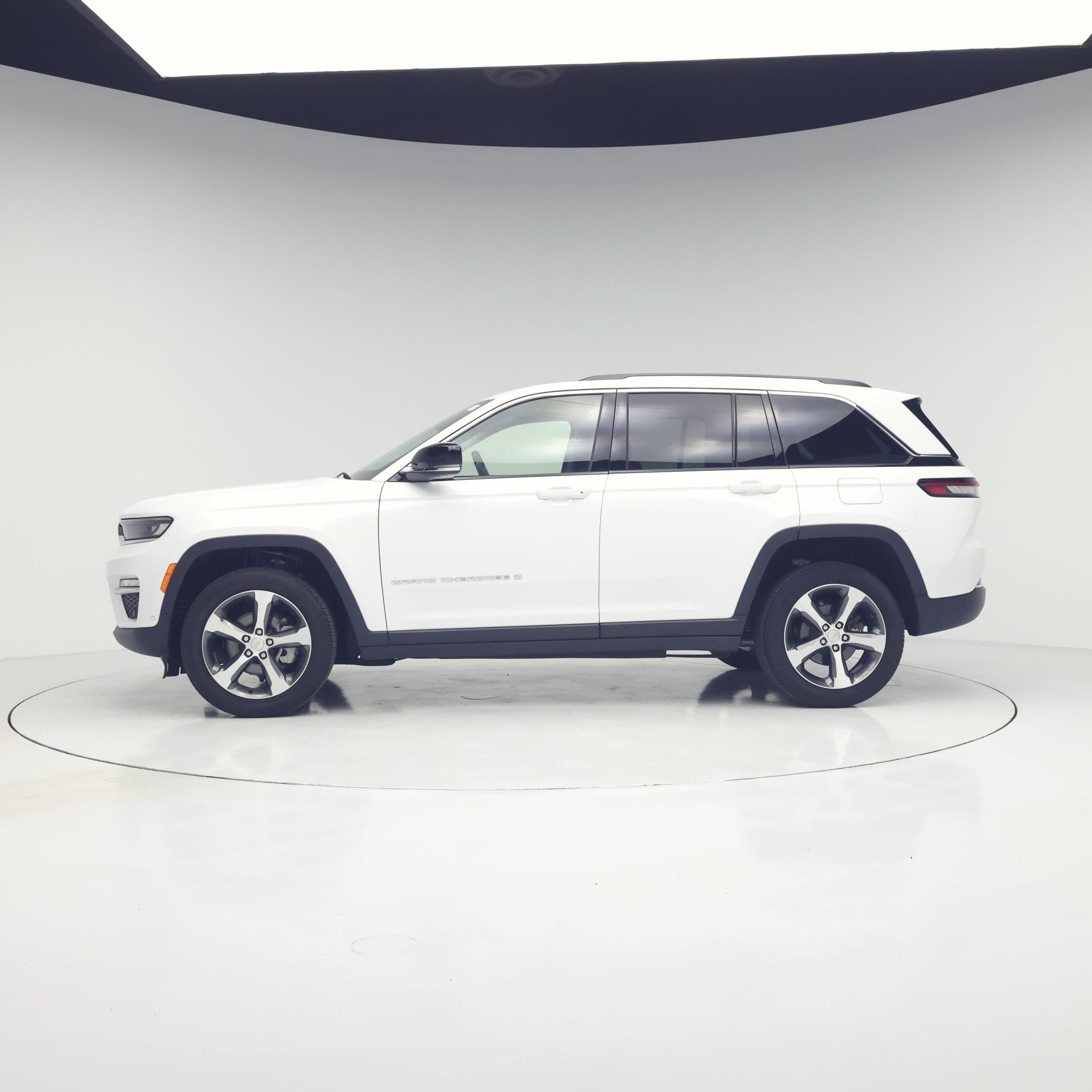 Thumbnail: 2023 Jeep Grand Cherokee - 3