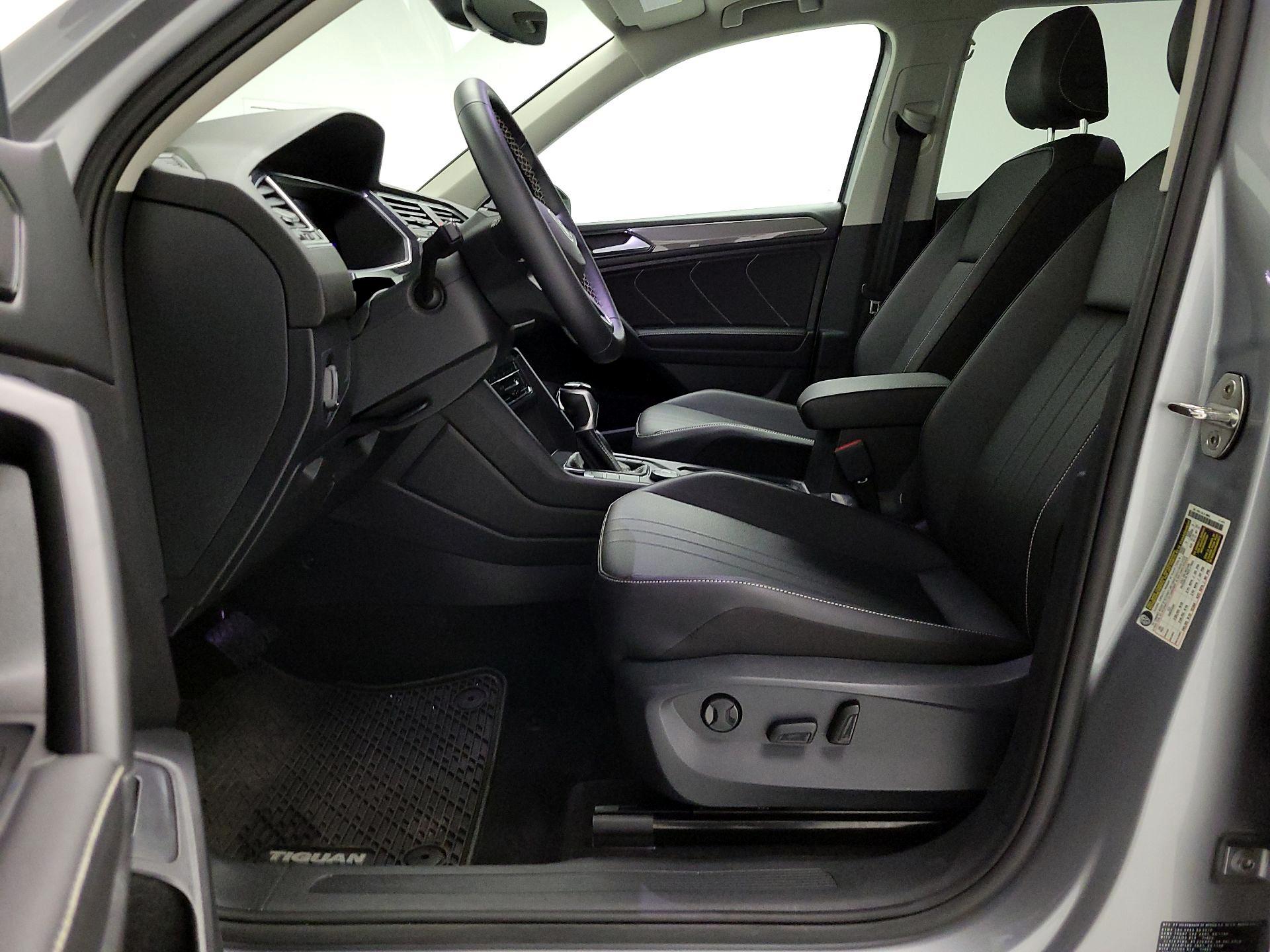 Thumbnail: 2022 Volkswagen Tiguan - 11