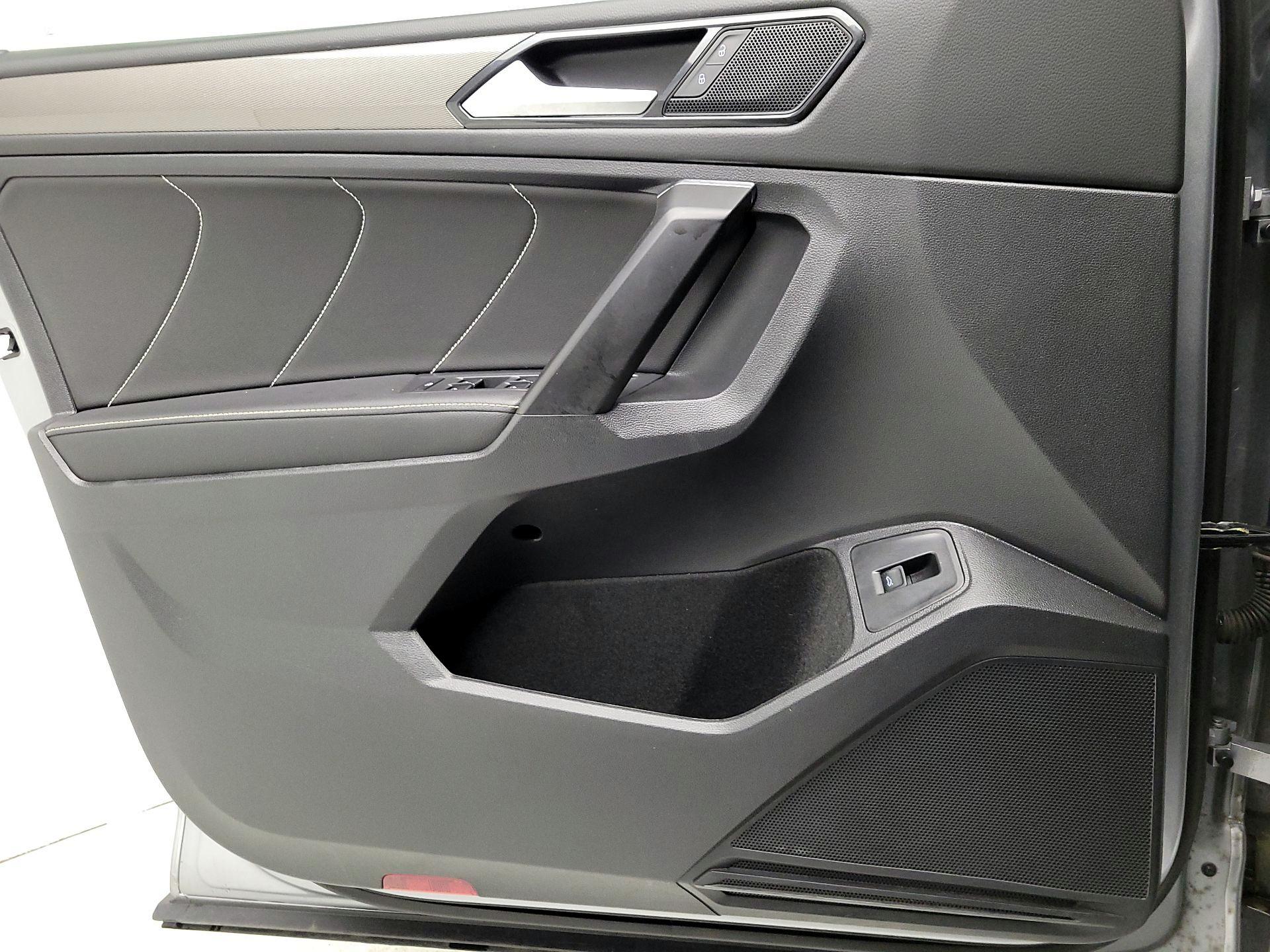 Thumbnail: 2022 Volkswagen Tiguan - 12